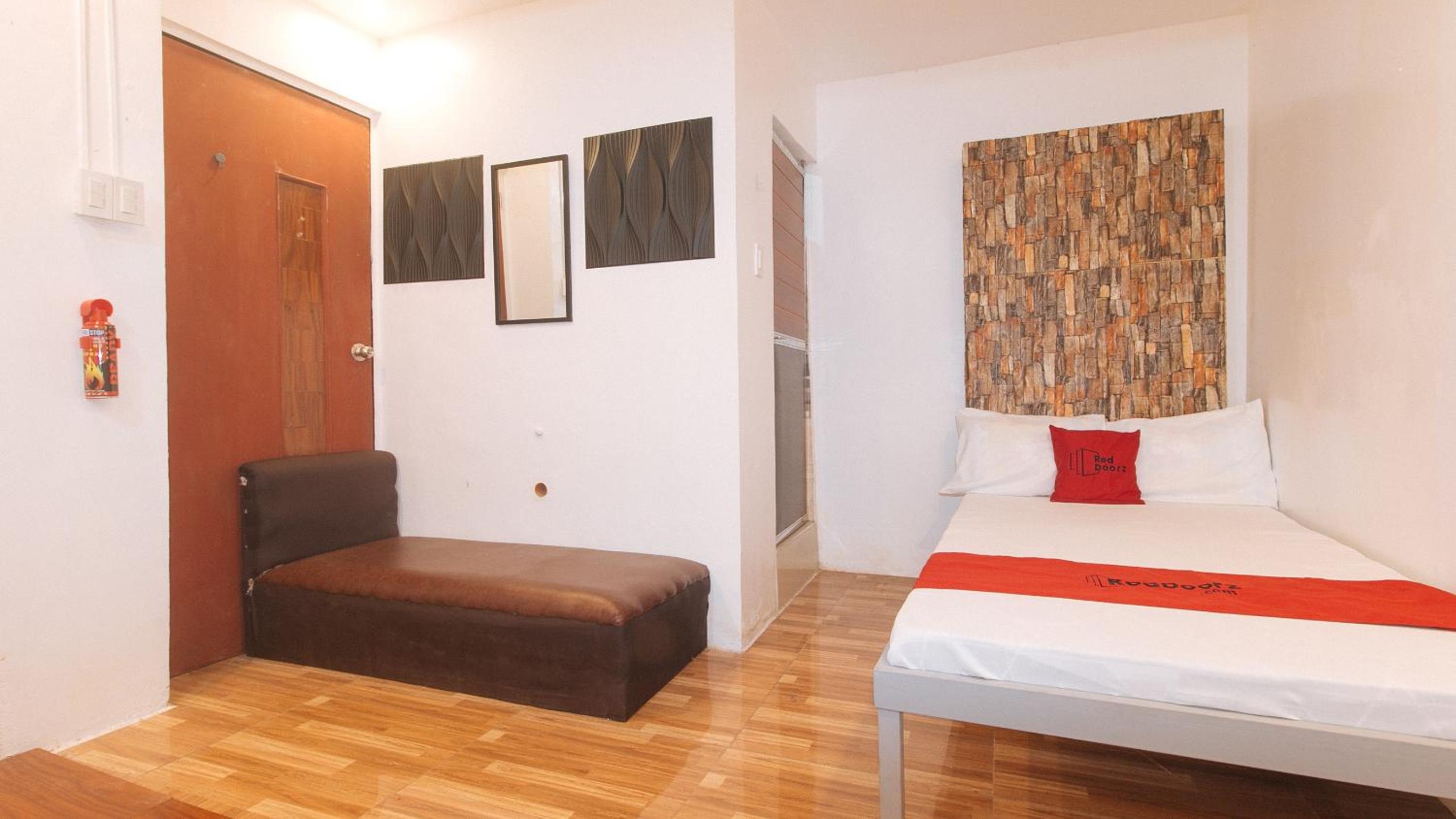 Family Room - Photo 11