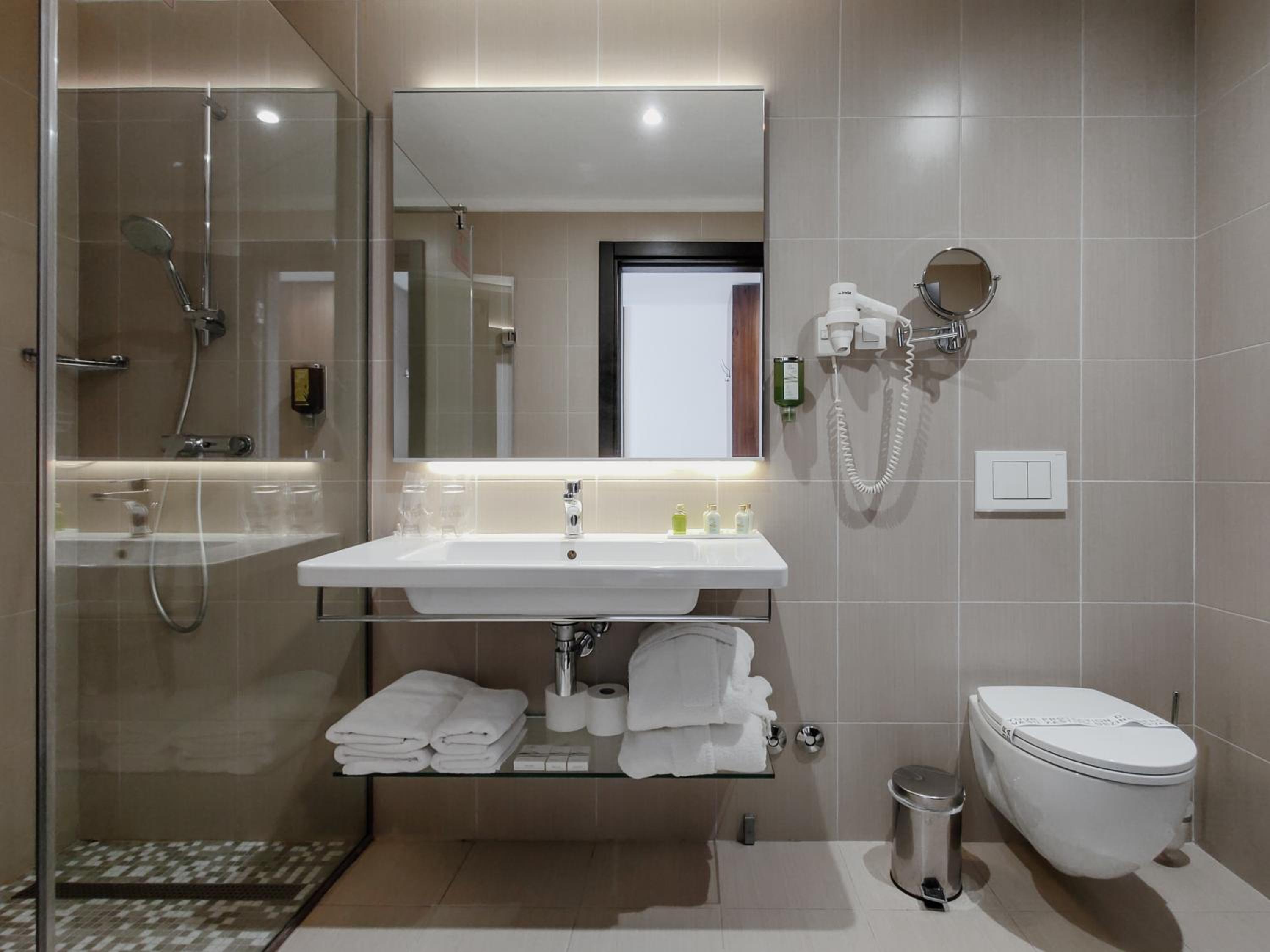 Double or Twin Room with Sea View photo 3