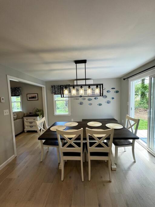 Three-Bedroom House photo 3