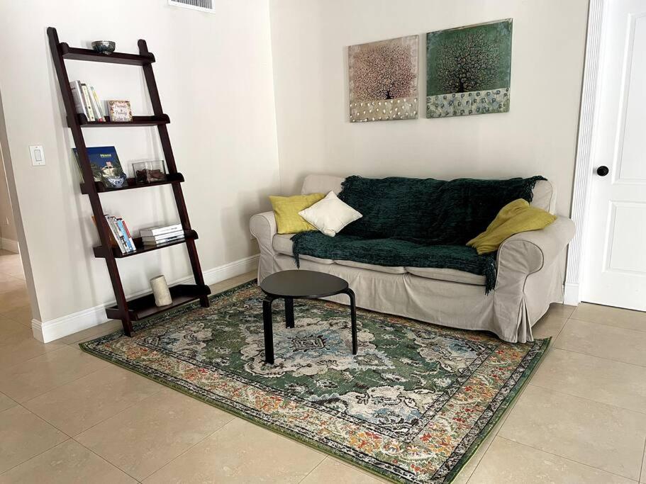 Four-Bedroom House photo 2
