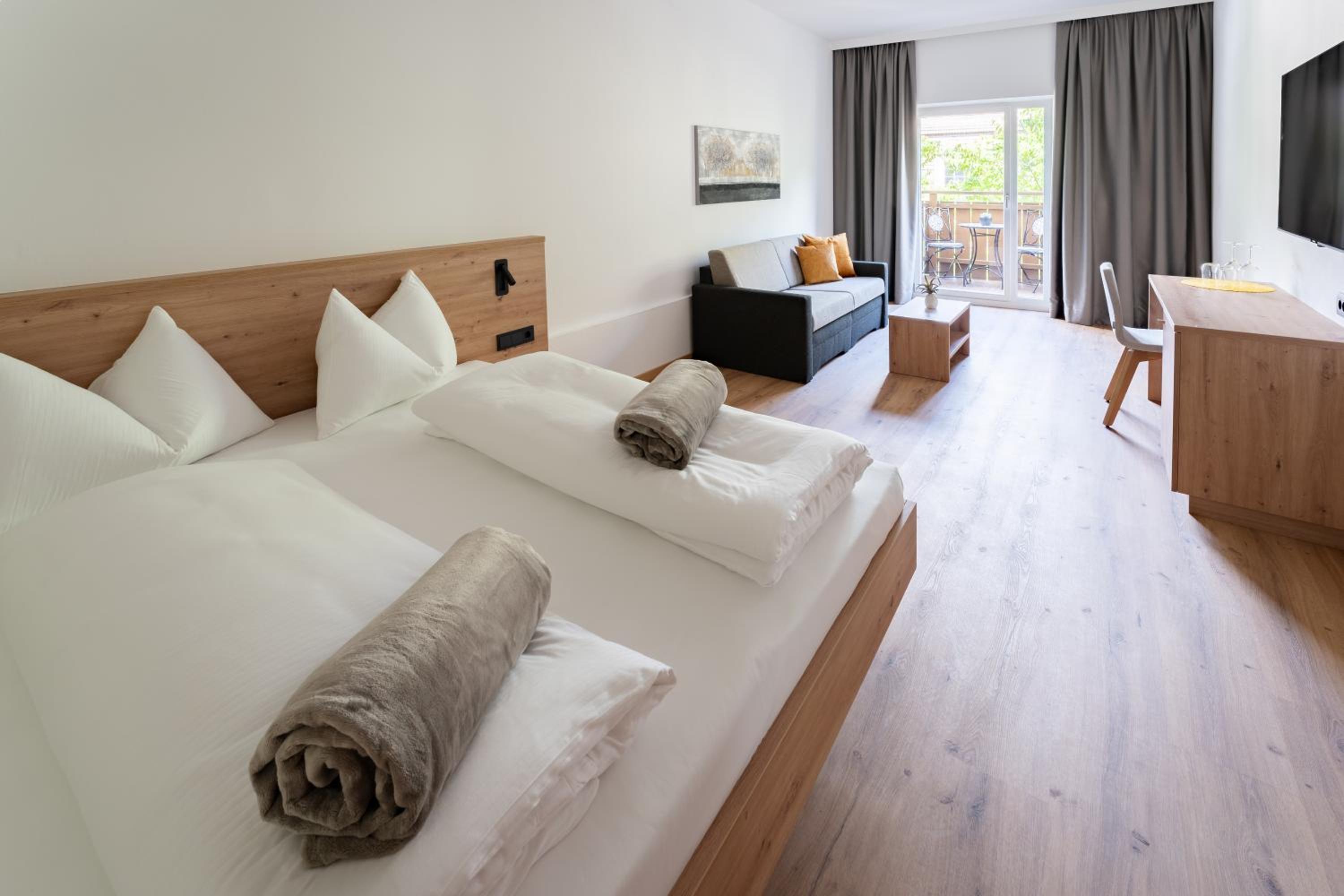 Quadruple Room with Balcony photo 1