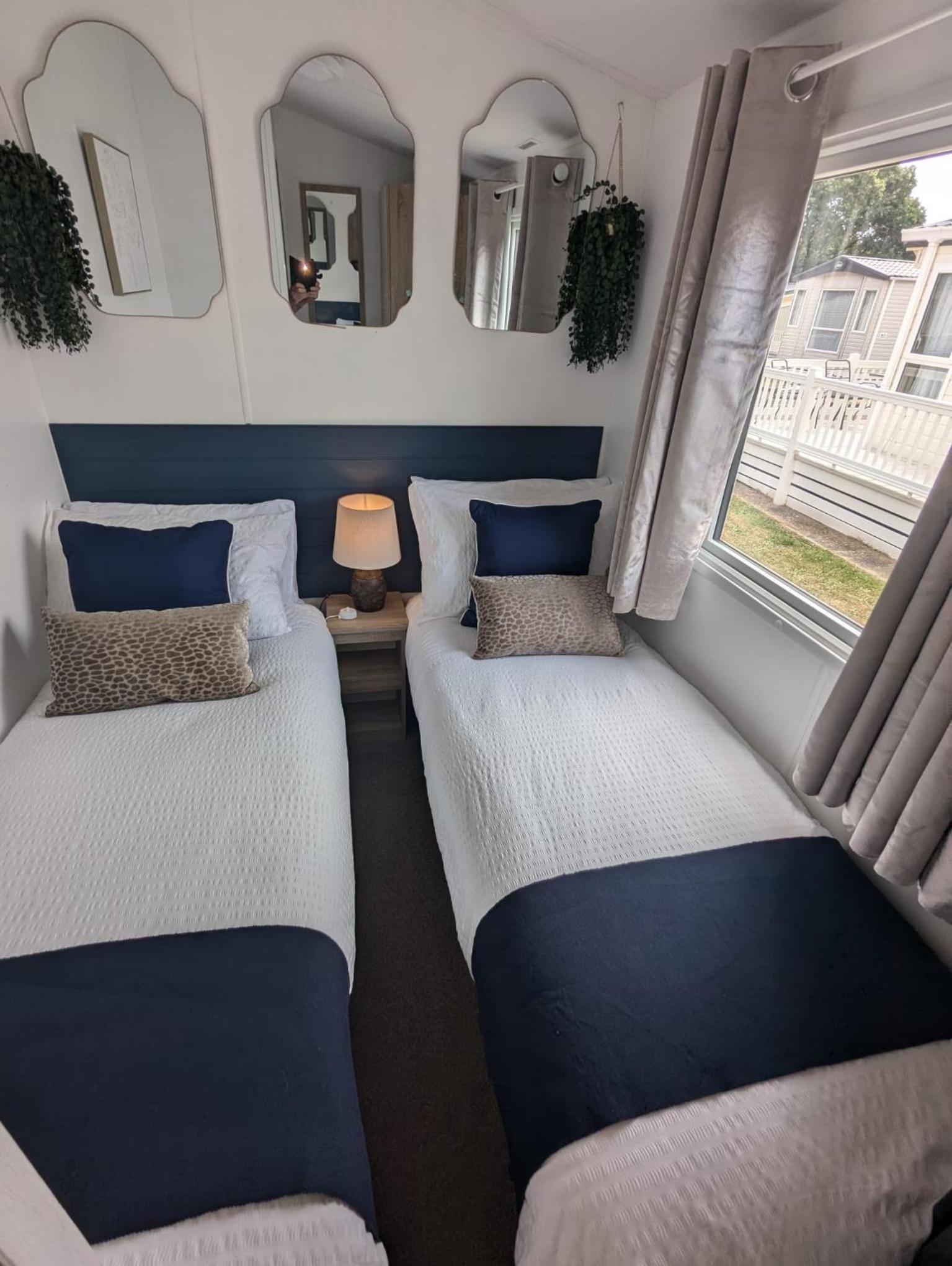 Mobile Home photo 1