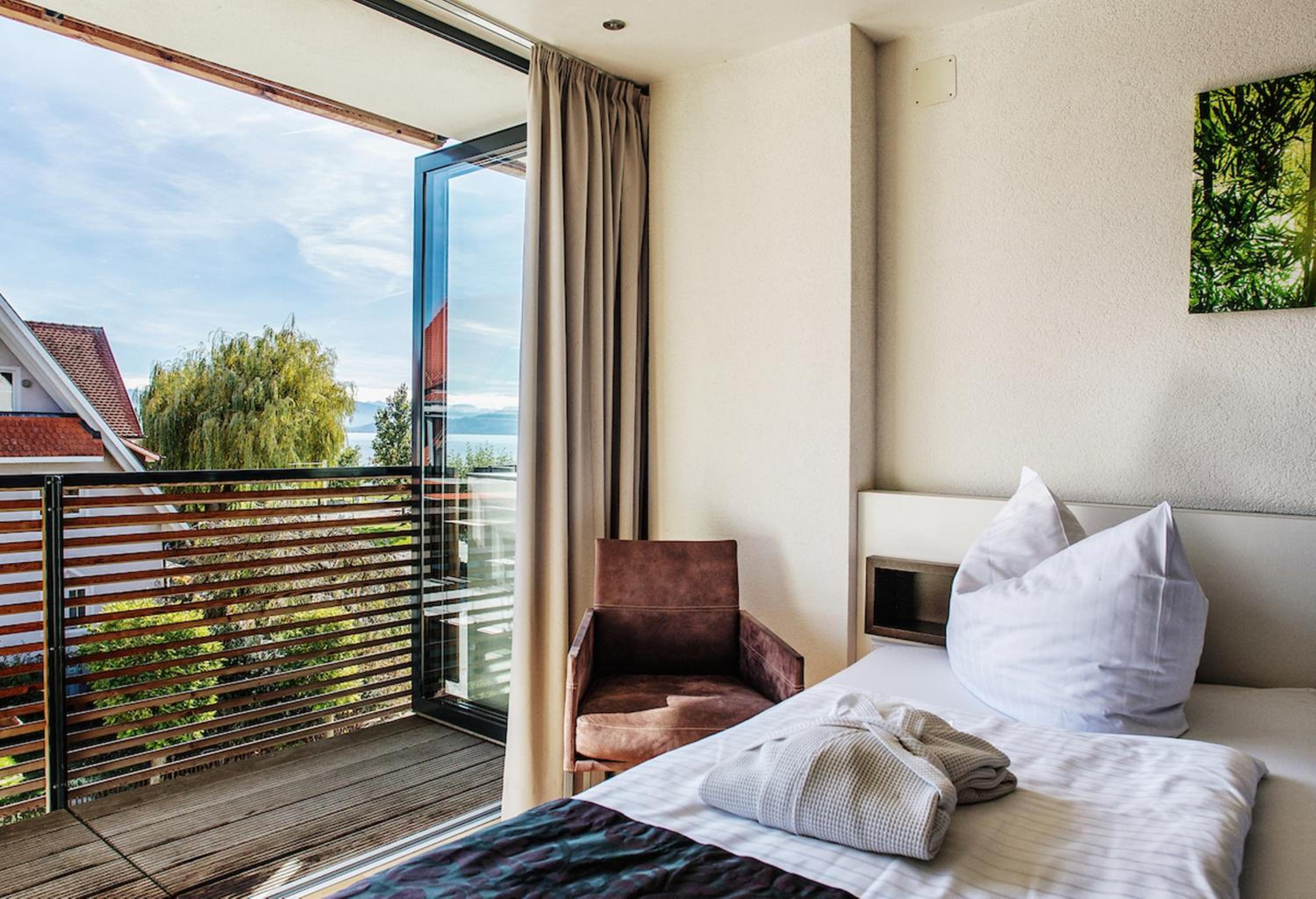 Double Room With Side Lake View And Balcony