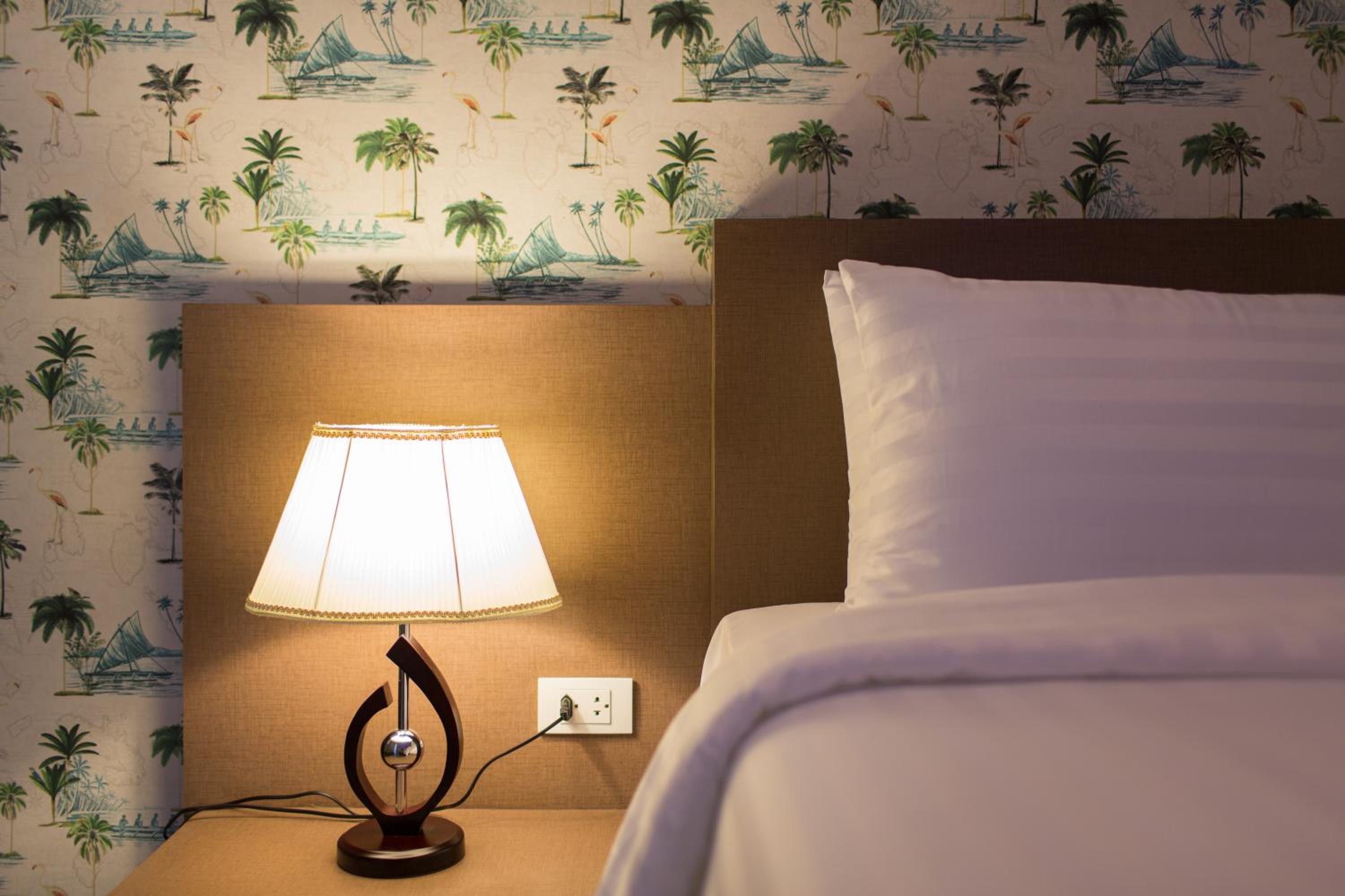 Deluxe Double Room with Pool Access - Photo 6