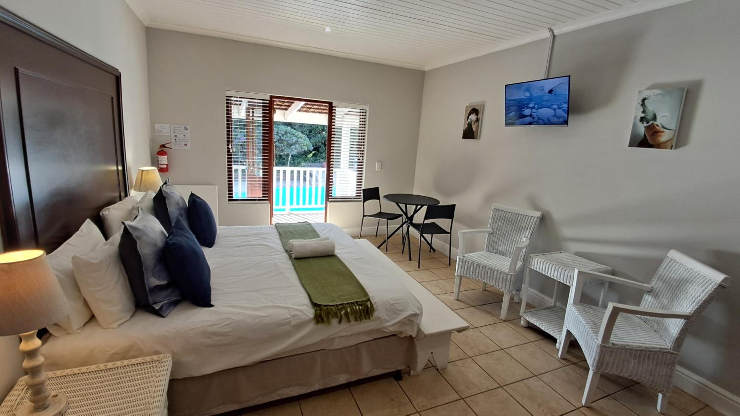 One-Bedroom Apartment - Photo 1