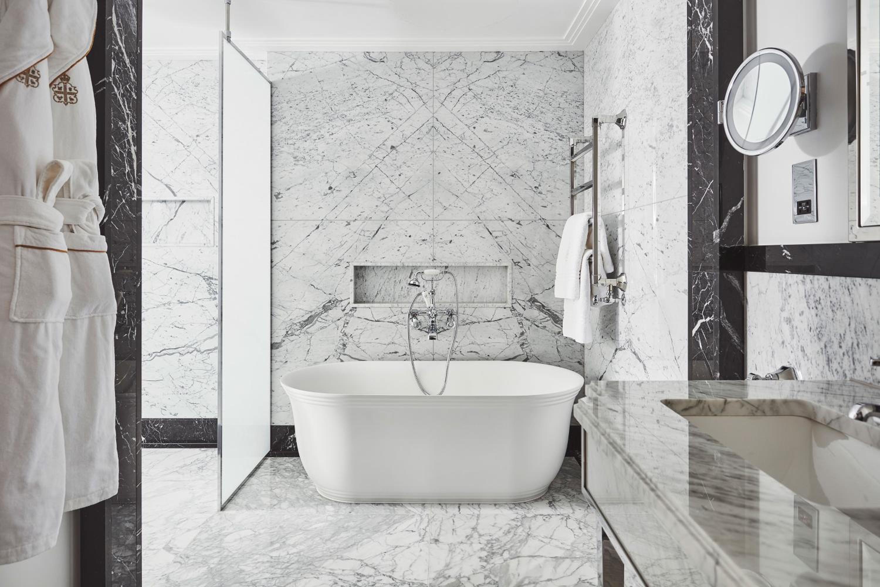 Claridge’s Suite photo 3