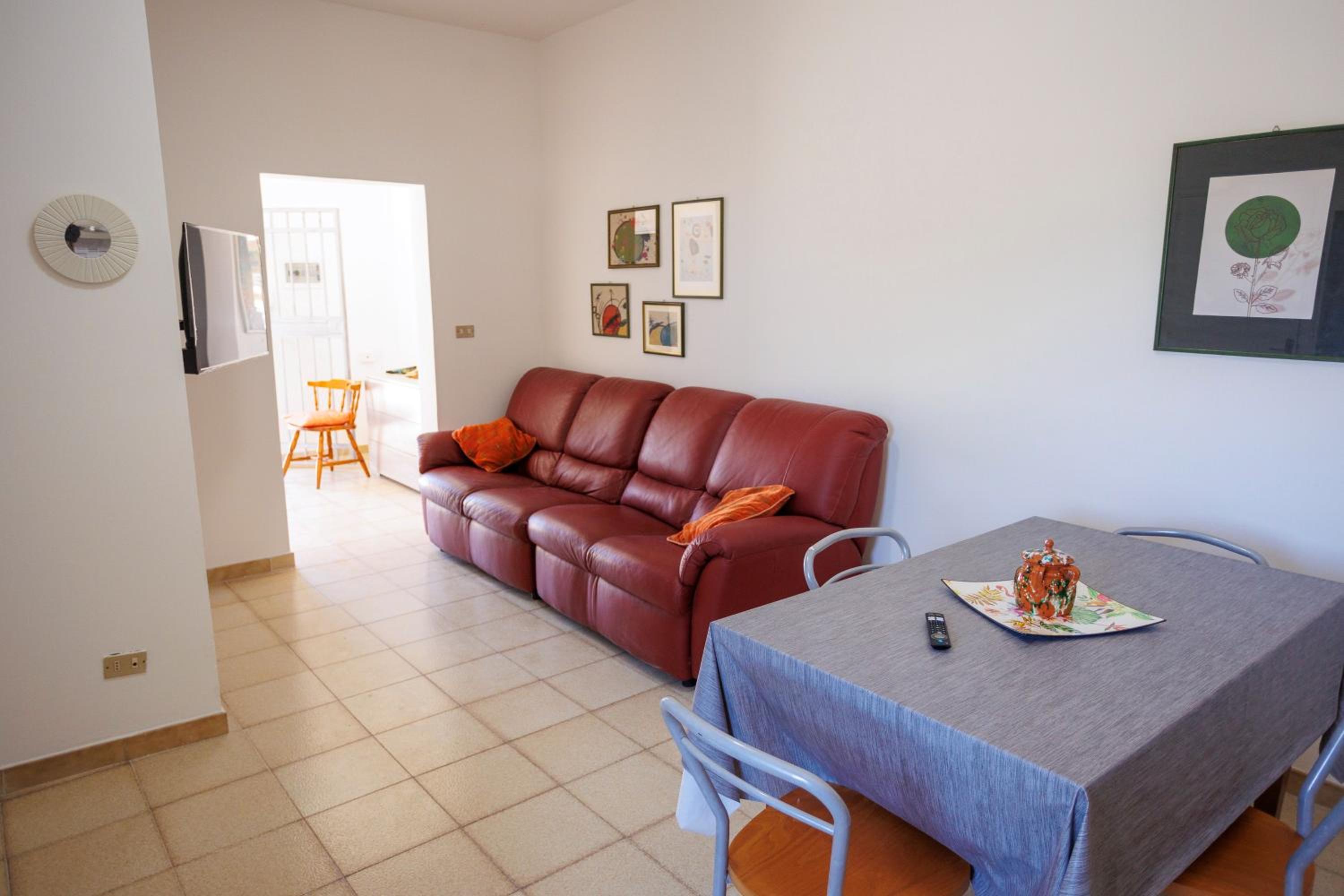 One-Bedroom House photo 1