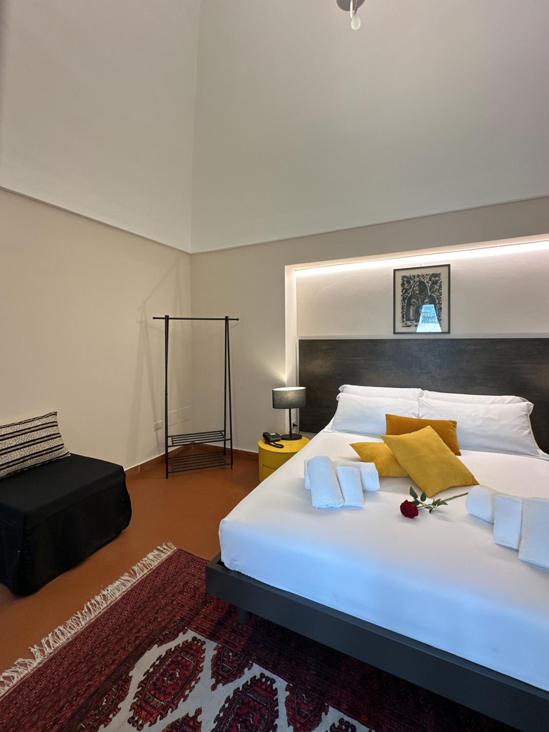 Suite - Photo 15
