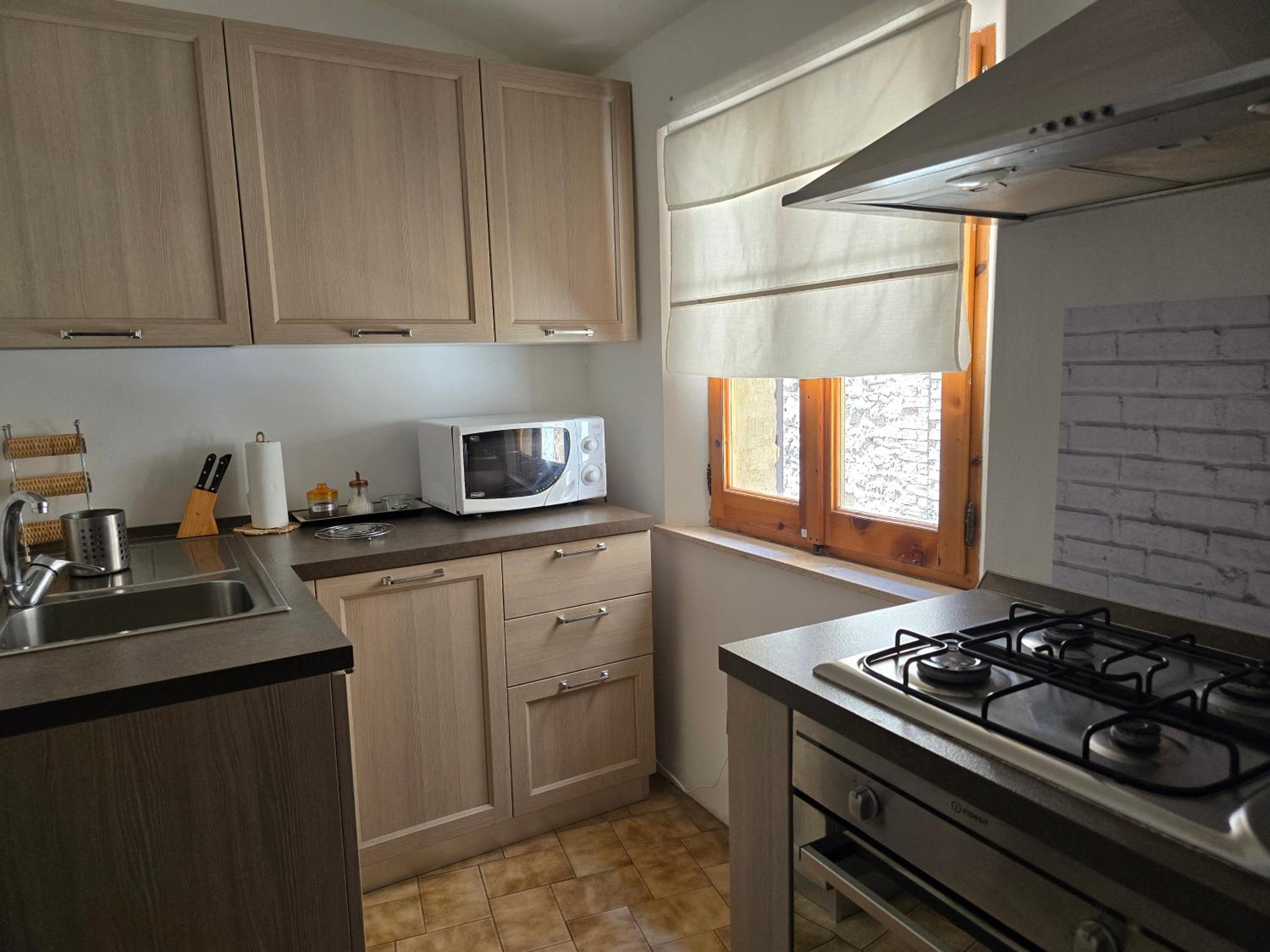 One-Bedroom Apartment - Photo 12
