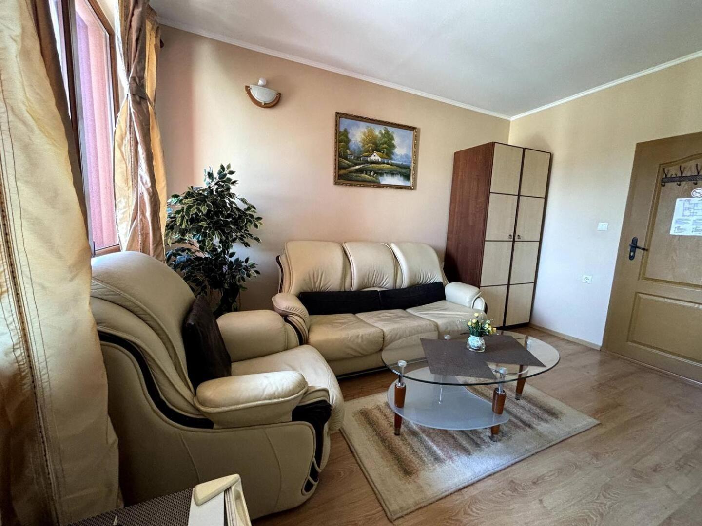 Large Double Room photo 2