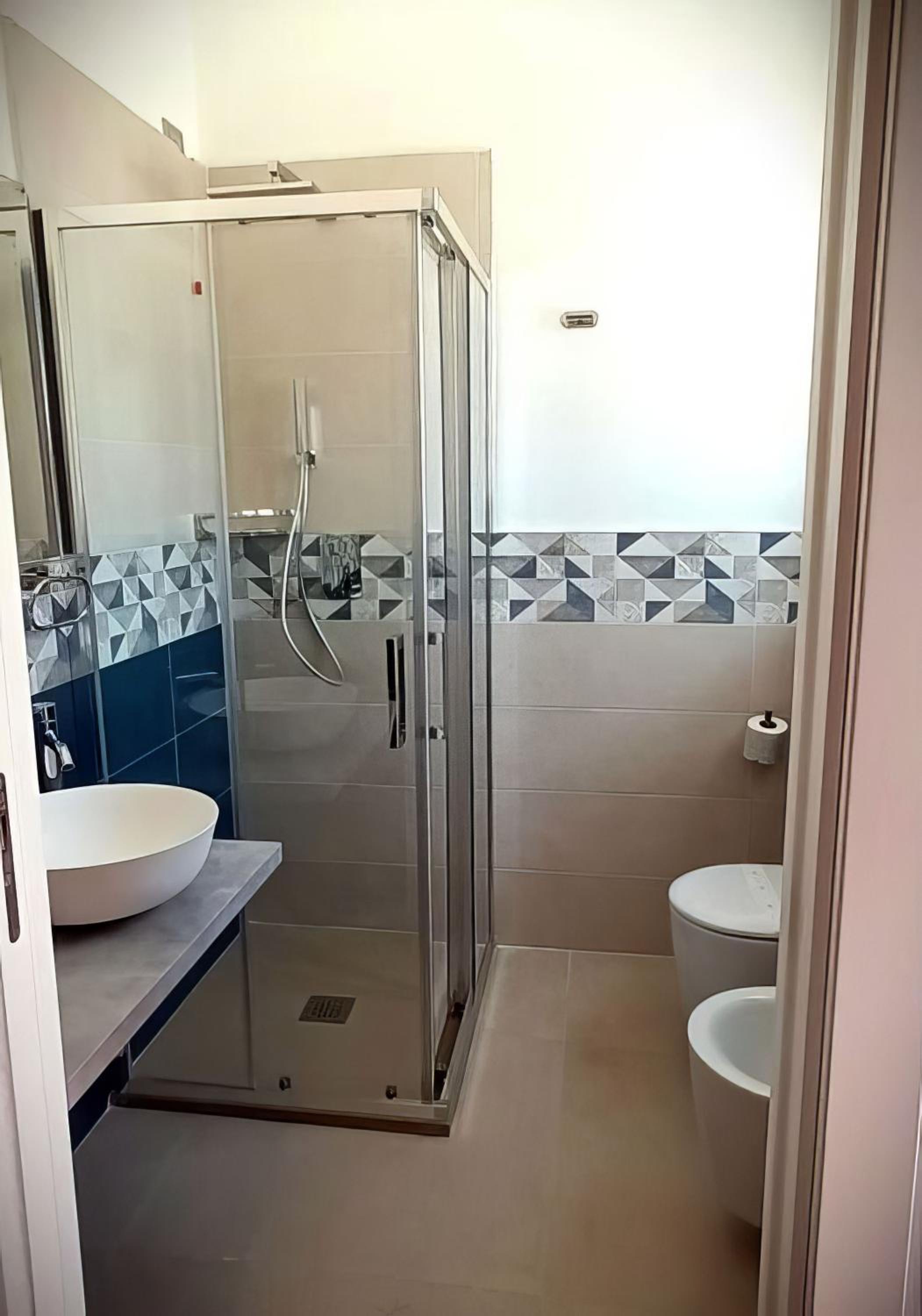 Standard Double Room - Photo 7