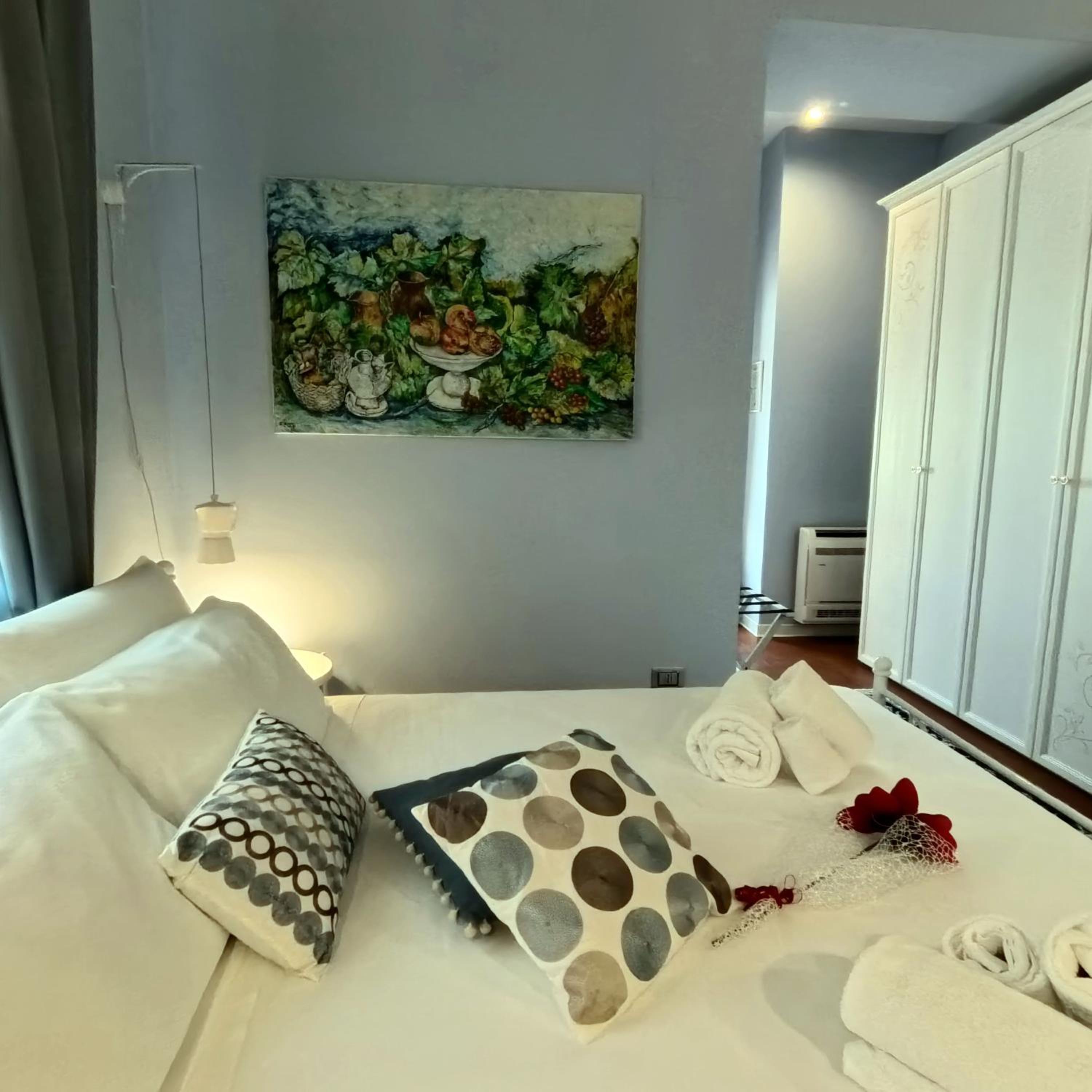 Standard Double Room - Photo 10