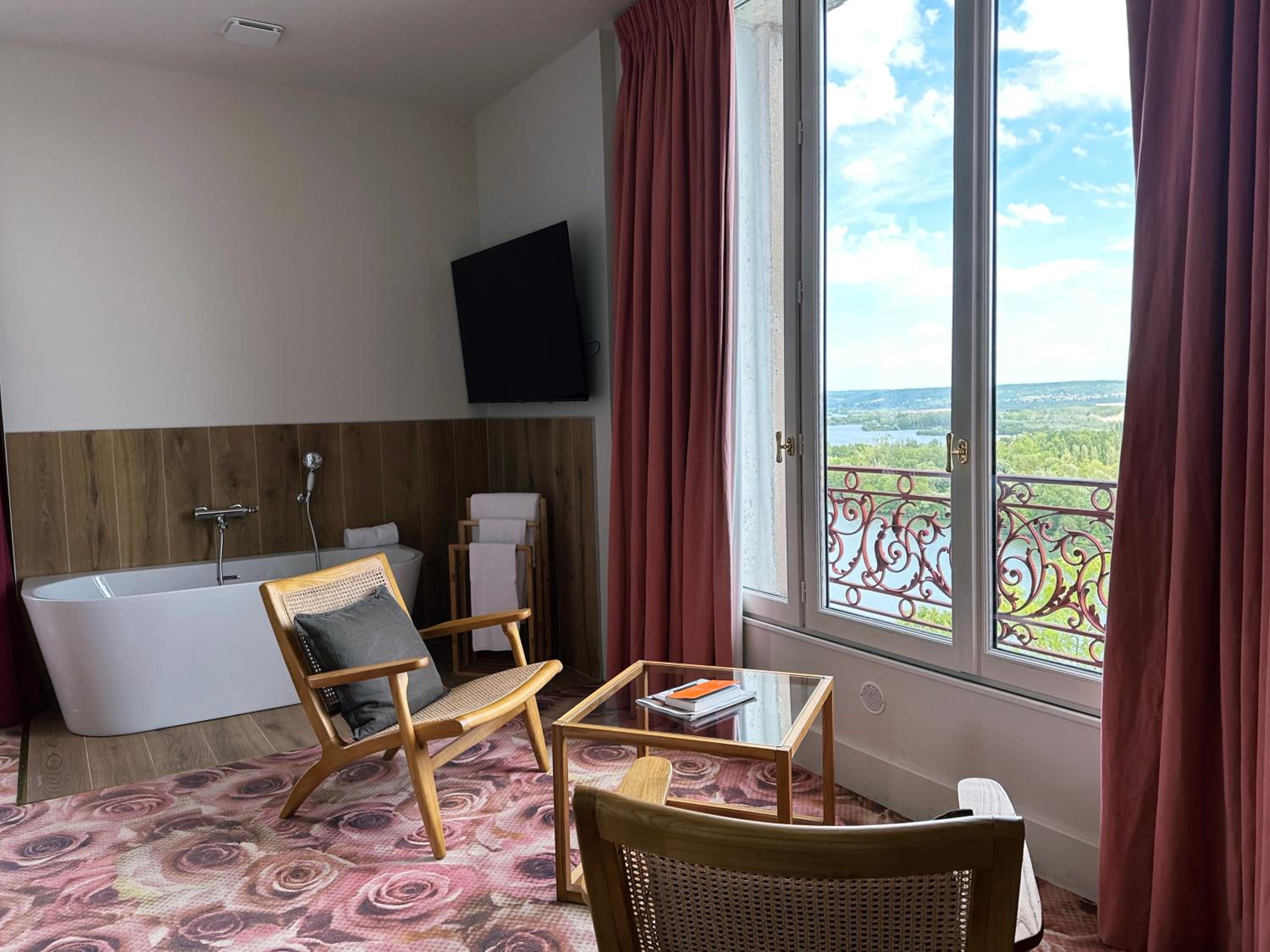 Suite with River View photo 2