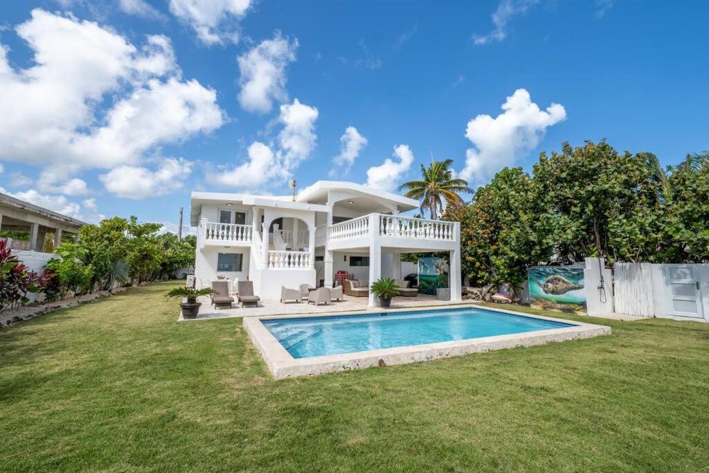 Villa photo 1
