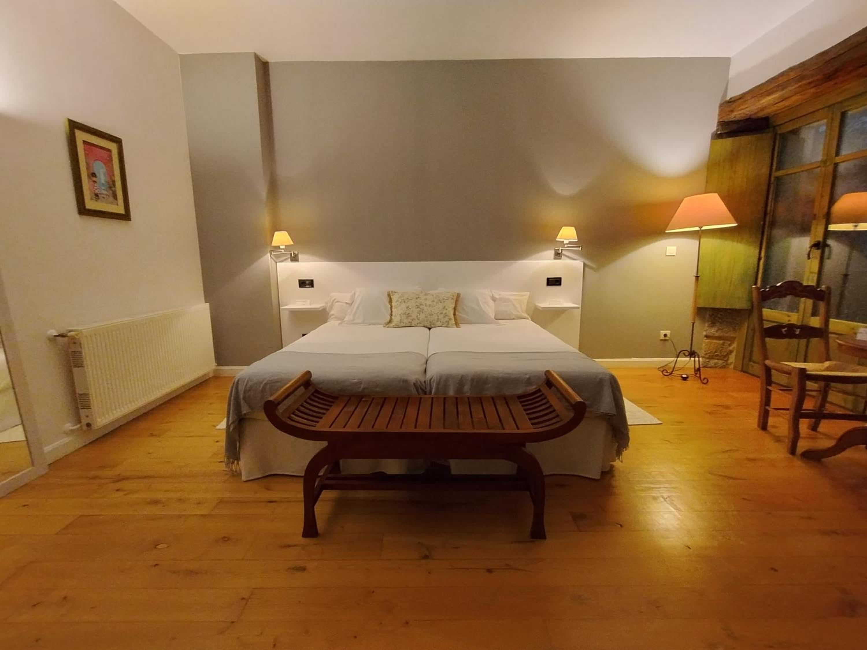 Twin Room with Balcony - Photo 2