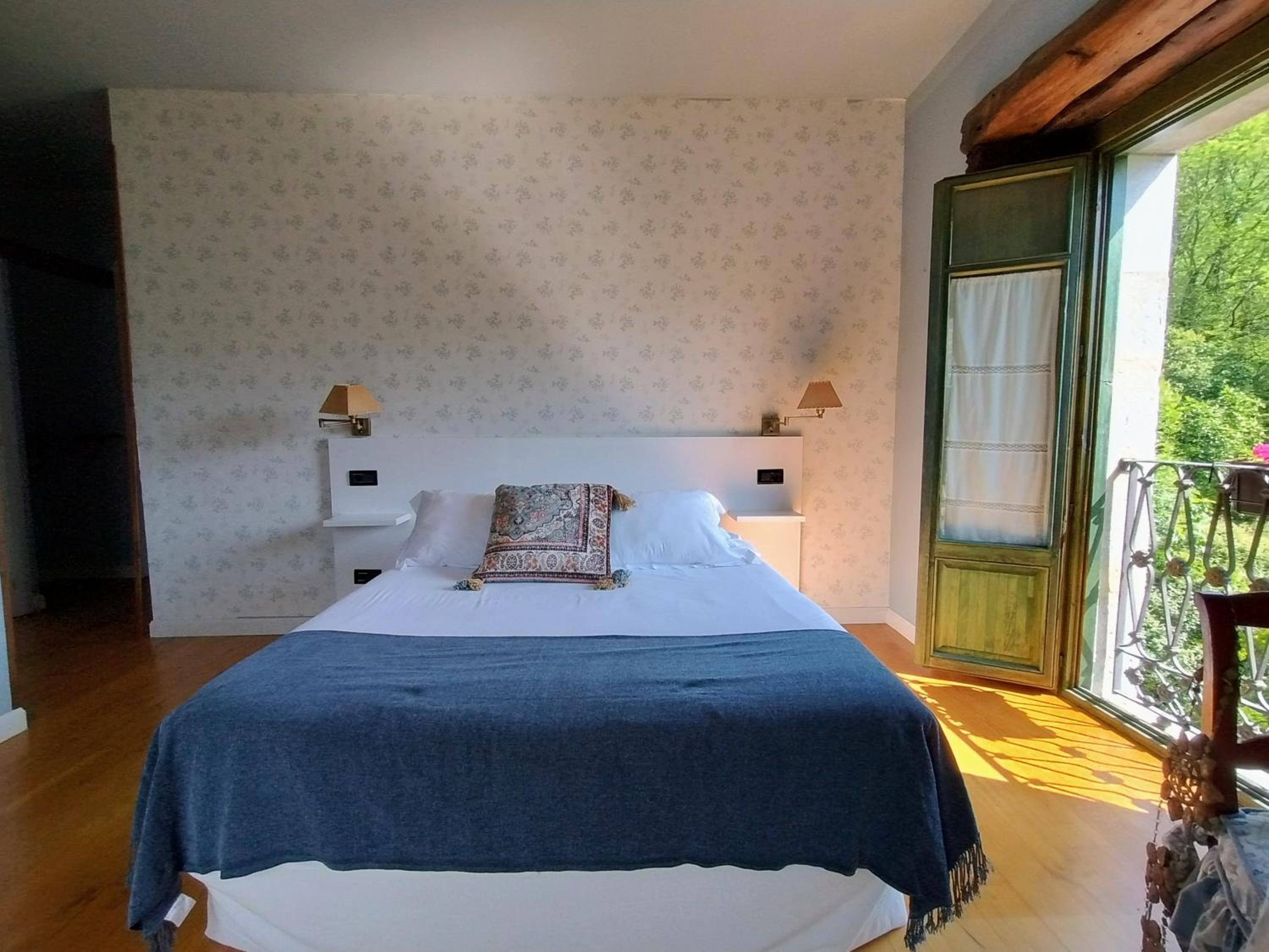 Double Room - Photo 2
