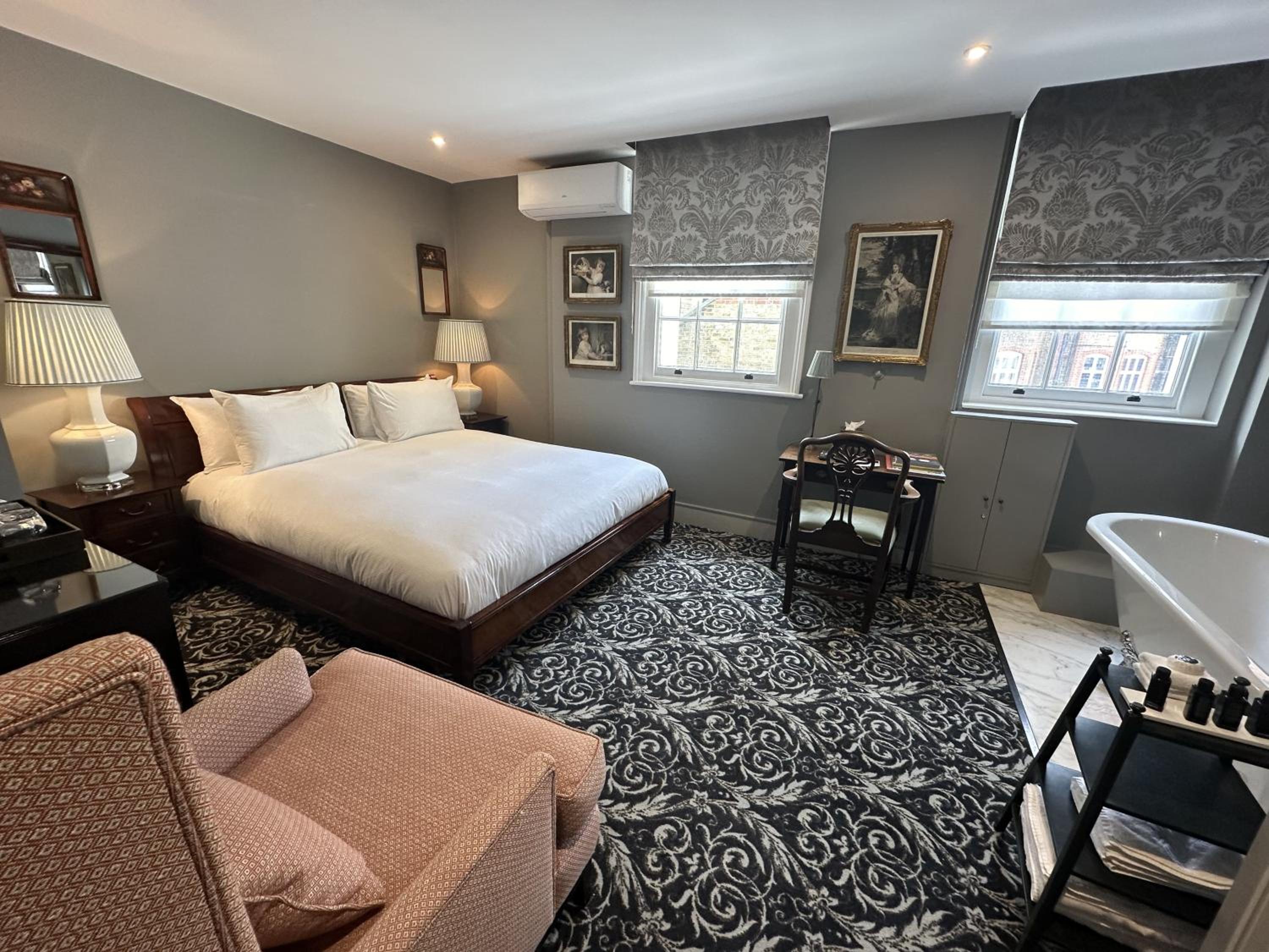 Three-Bedroom Suite photo 1