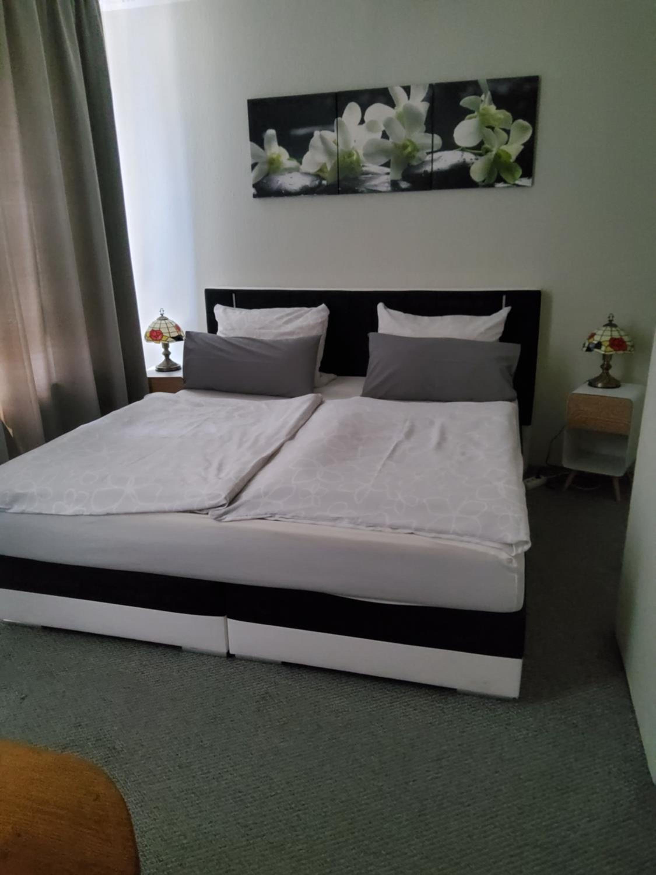 Budget Double Room - Photo 2