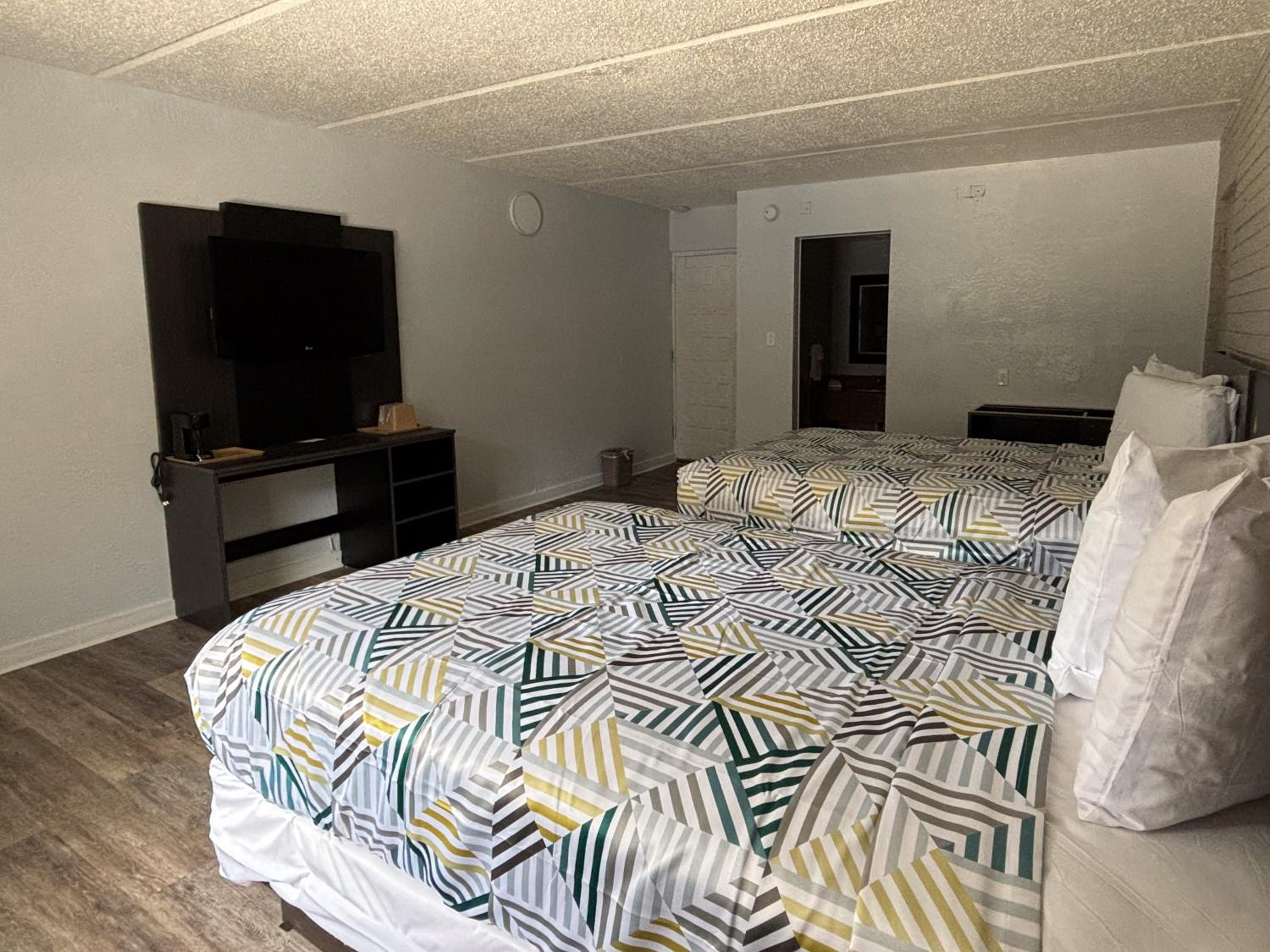 Deluxe Quadruple Room - Smoking