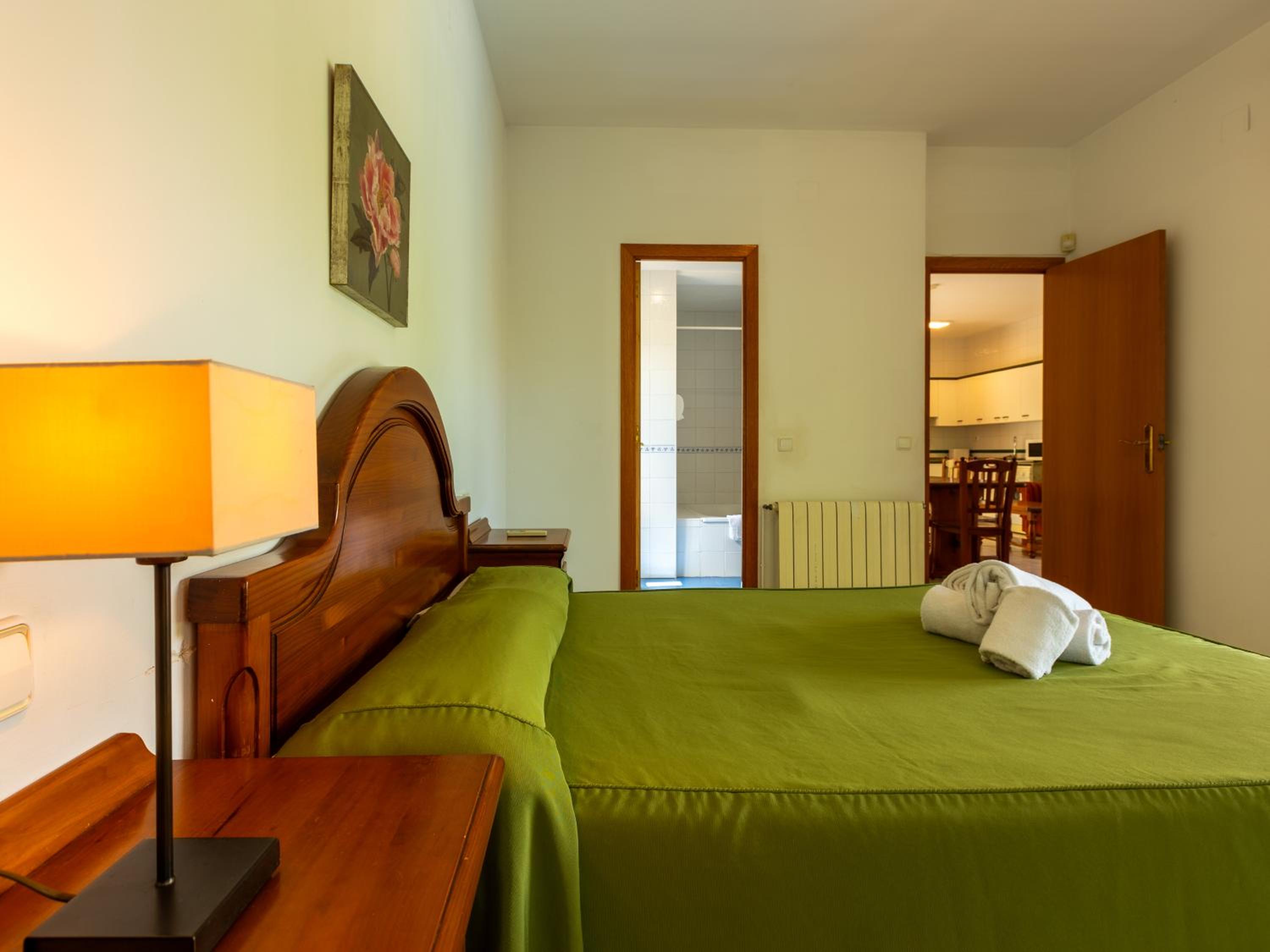 Two-Bedroom Apartment (4-5 Adults) - Photo 10