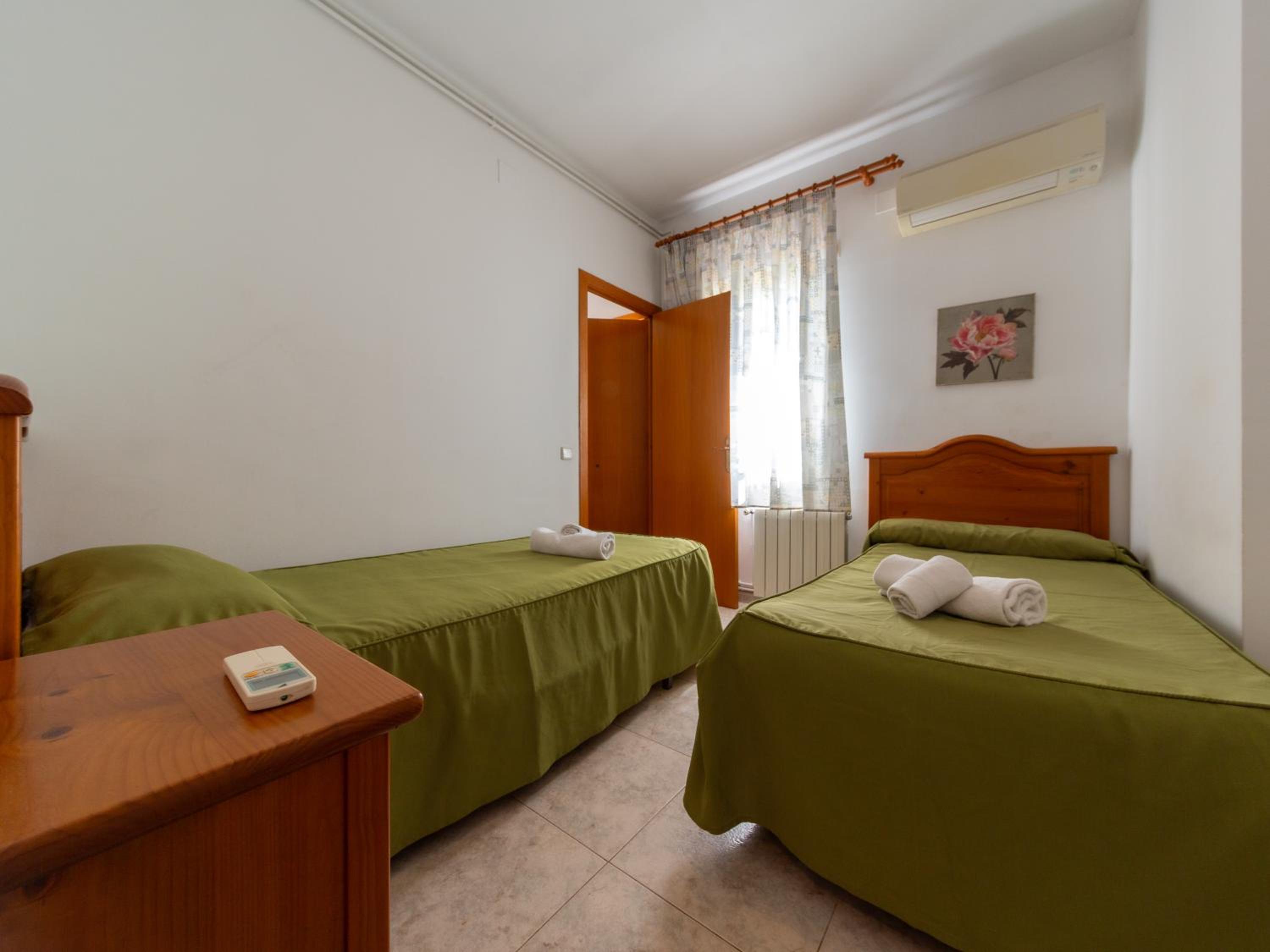 Two-Bedroom Apartment (4-5 Adults) - Photo 14