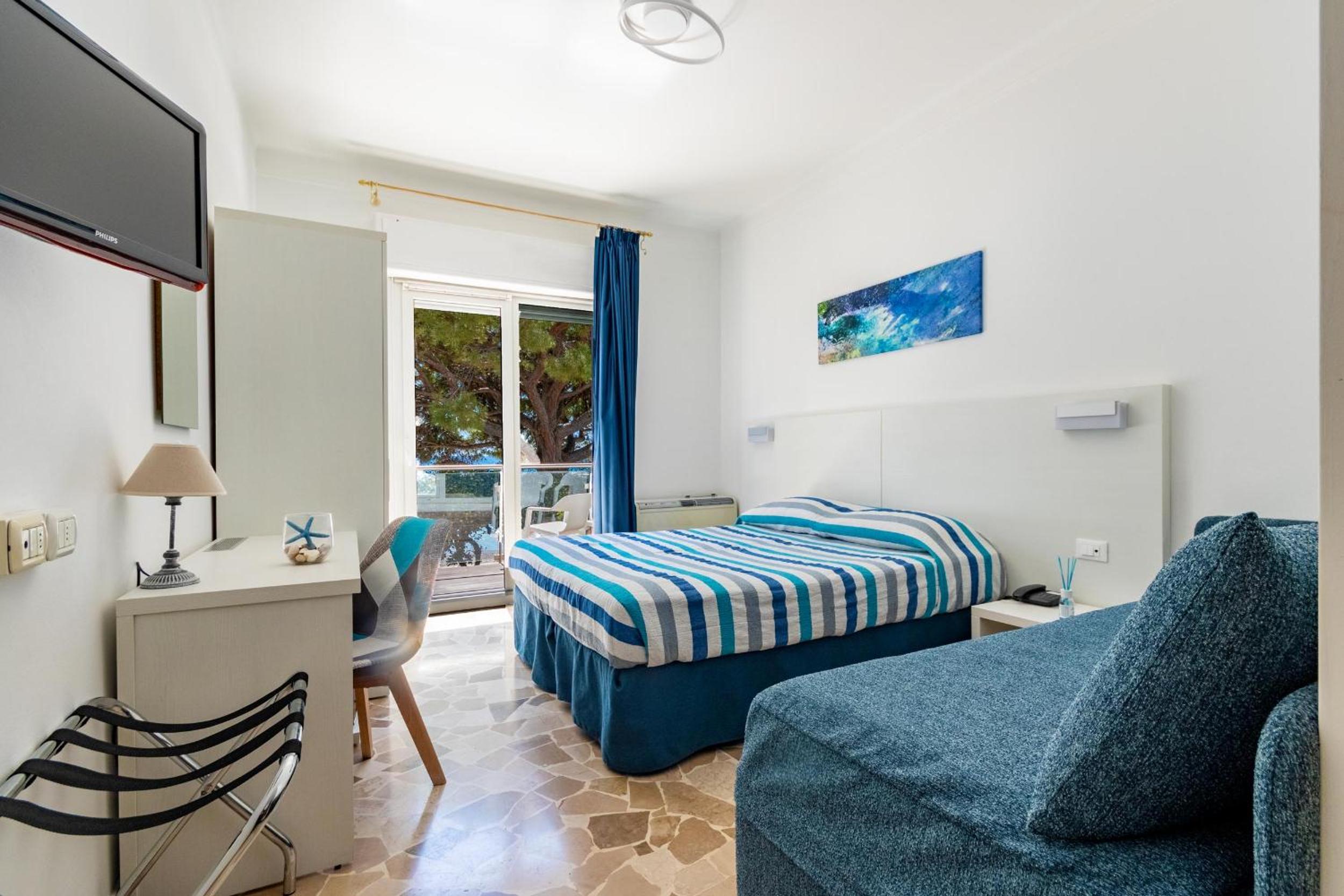 Triple Room with Sea View