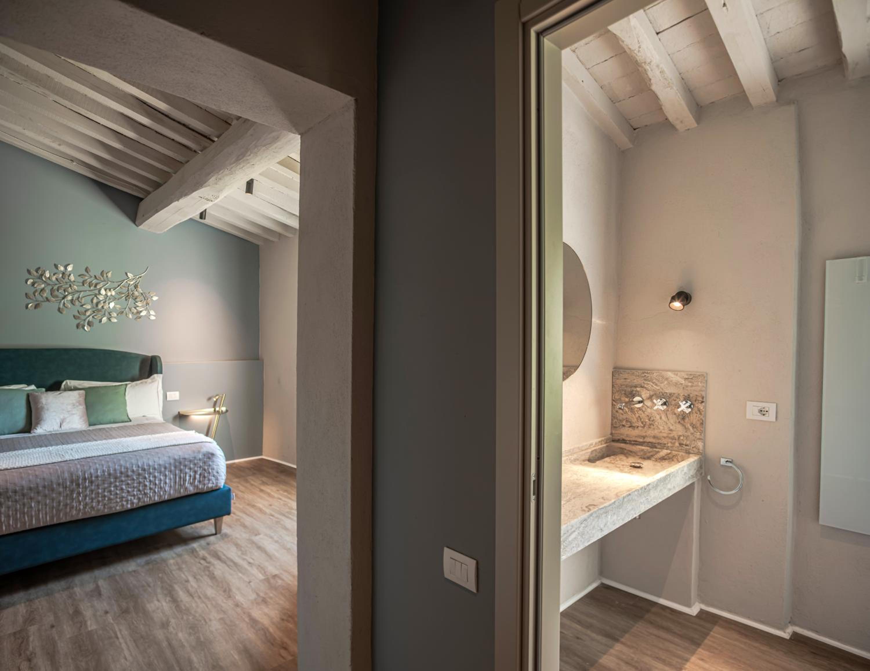 Deluxe Double Room with Bath