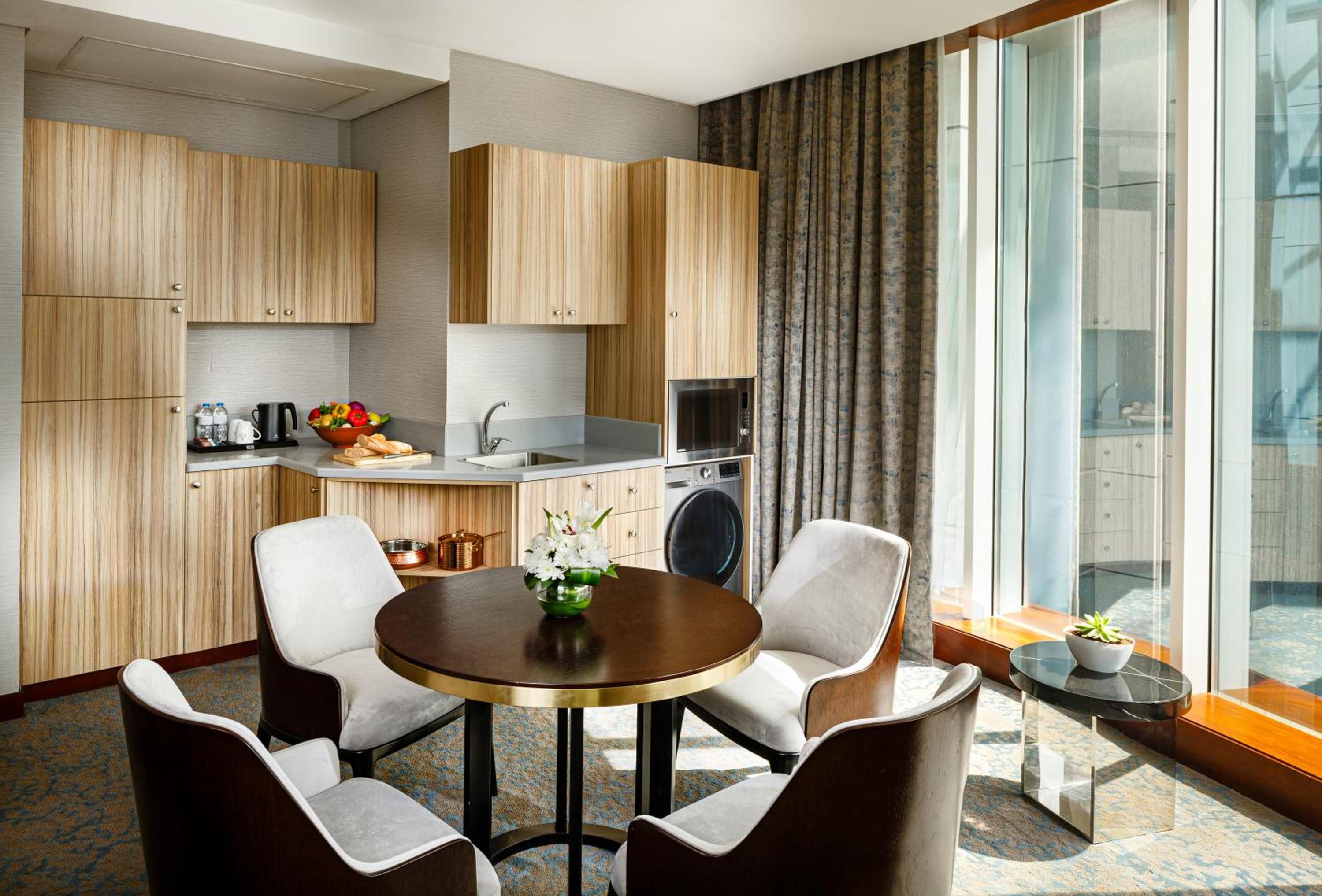 Executive Suite - Photo 10