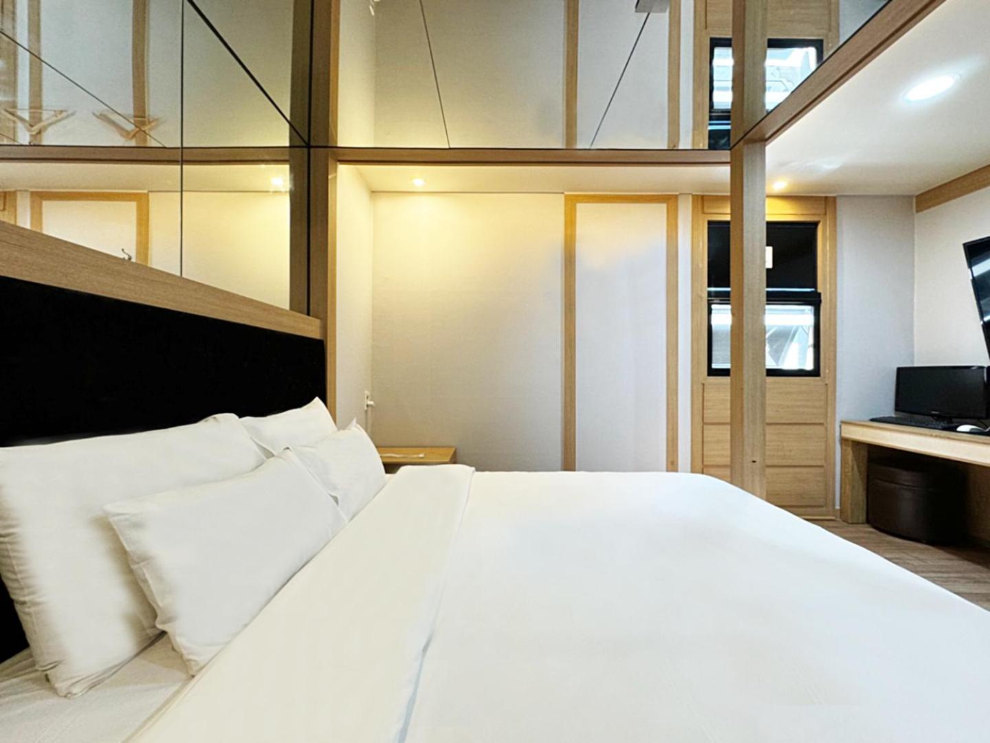 Deluxe Double Room - Photo 1