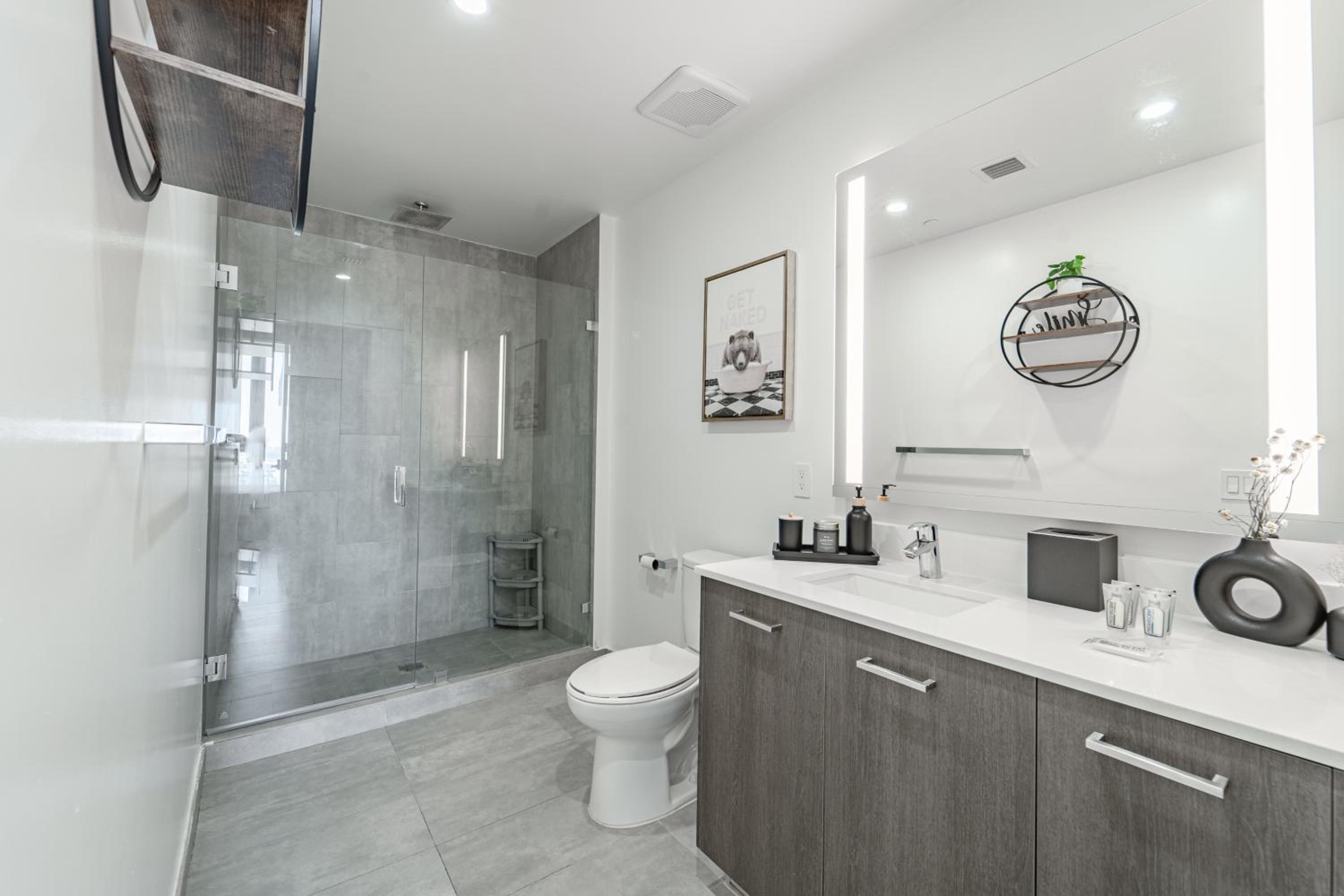 Two-Bedroom Apartment With Bay View photo 3