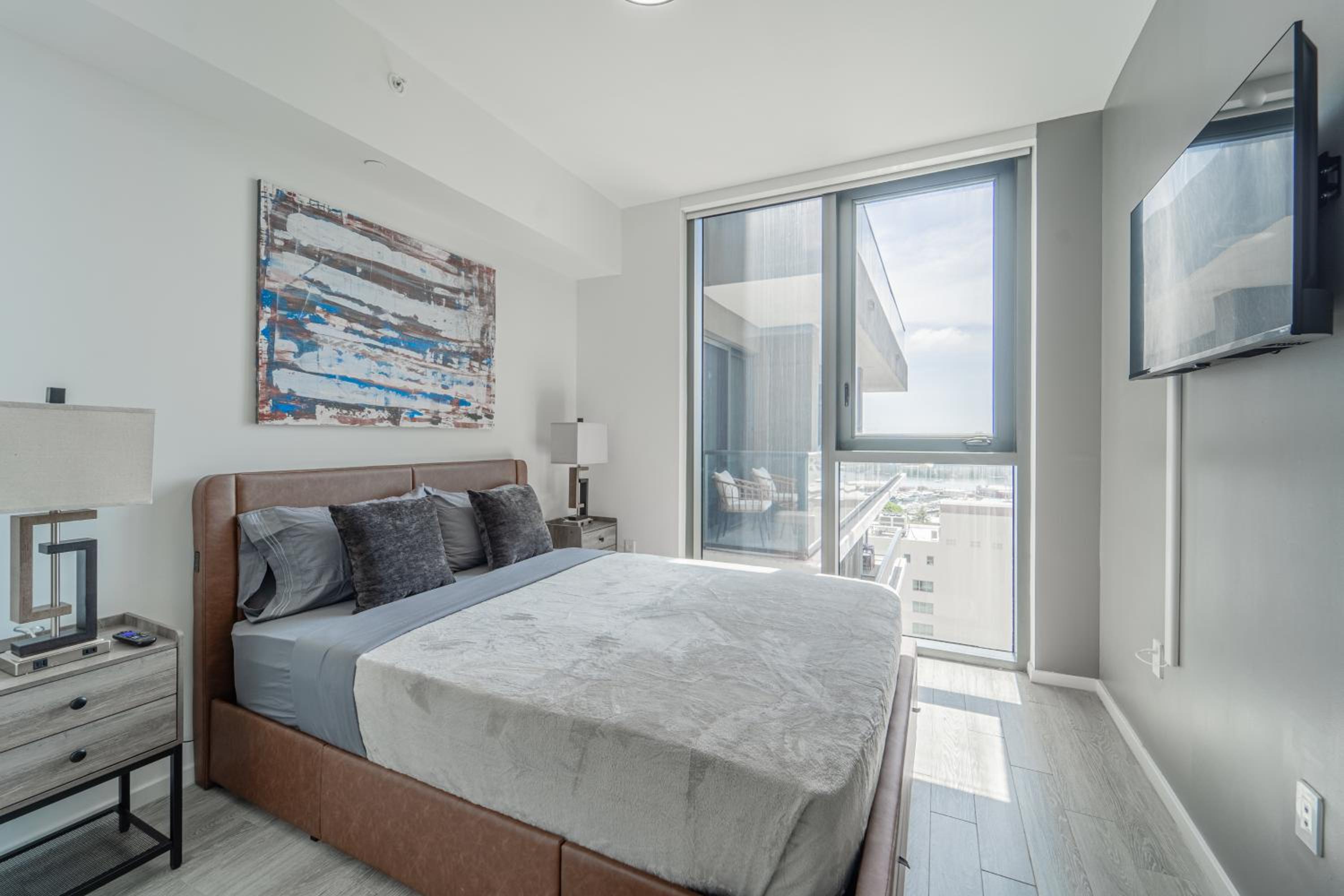 Two-Bedroom Apartment With Bay View photo 2