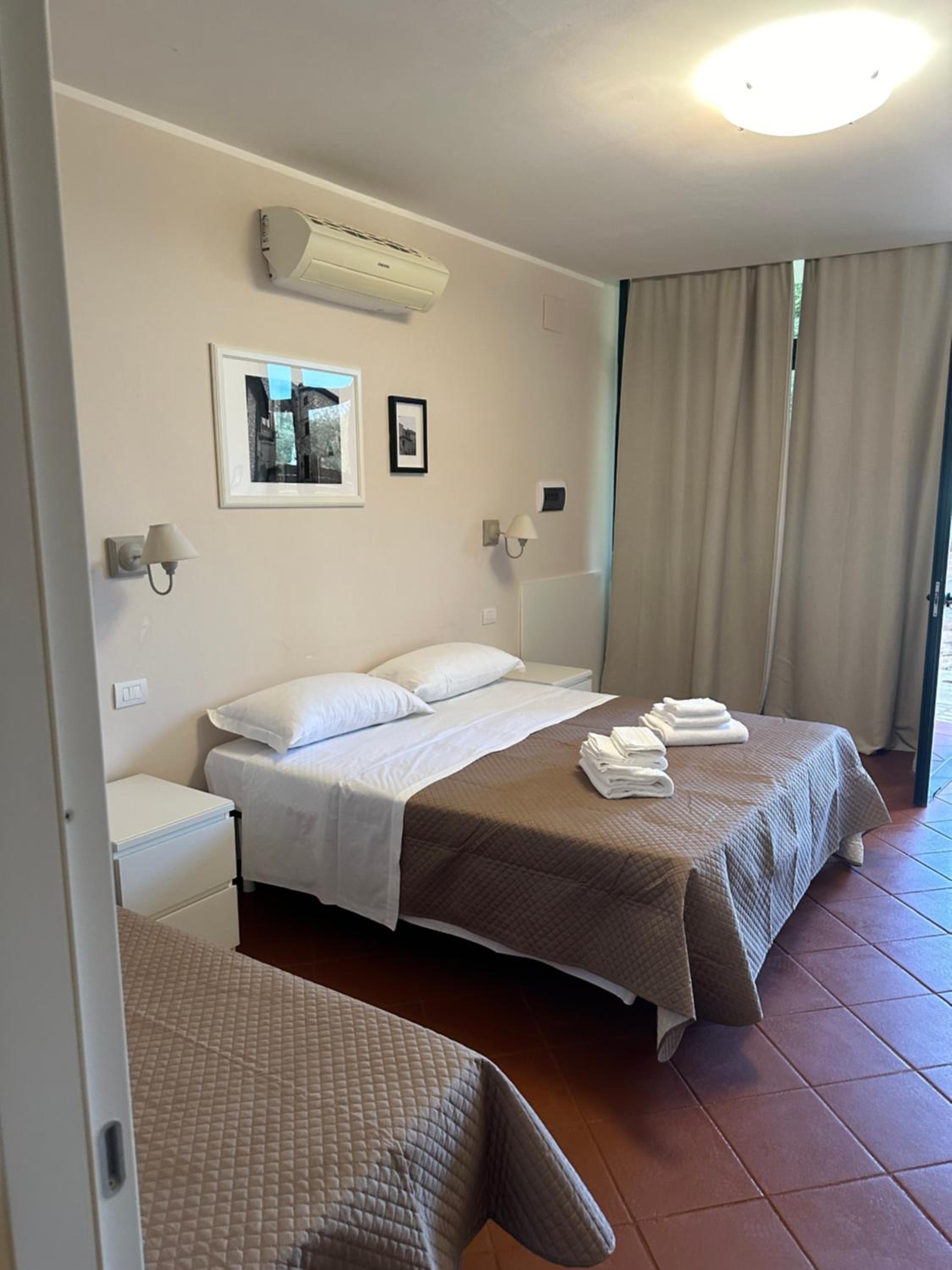 Quadruple Room with Garden View - Photo 3