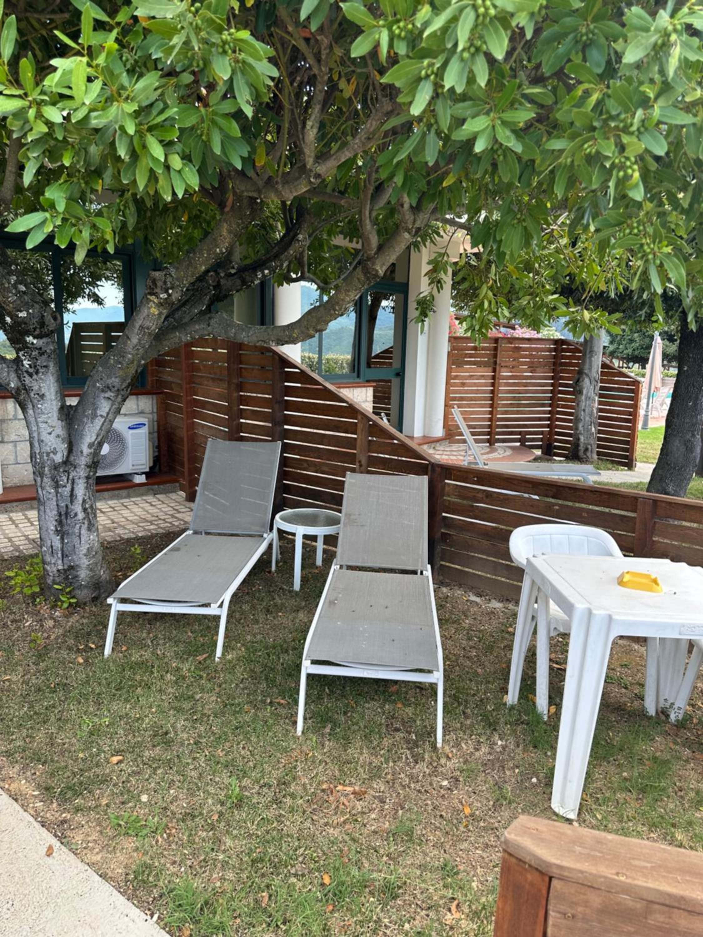 Quadruple Room with Garden View - Photo 6