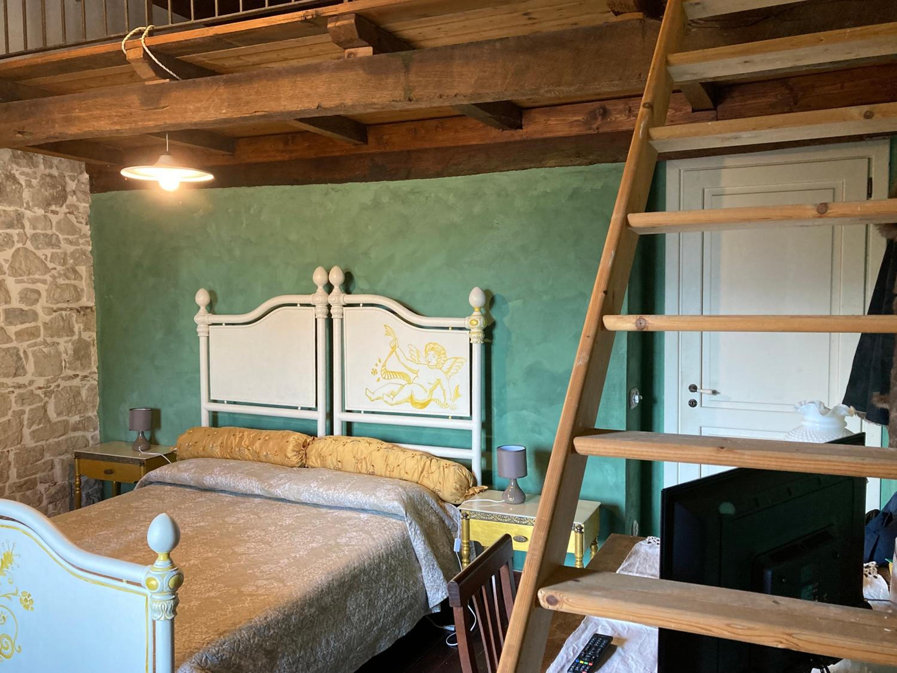 Suite - Photo 3