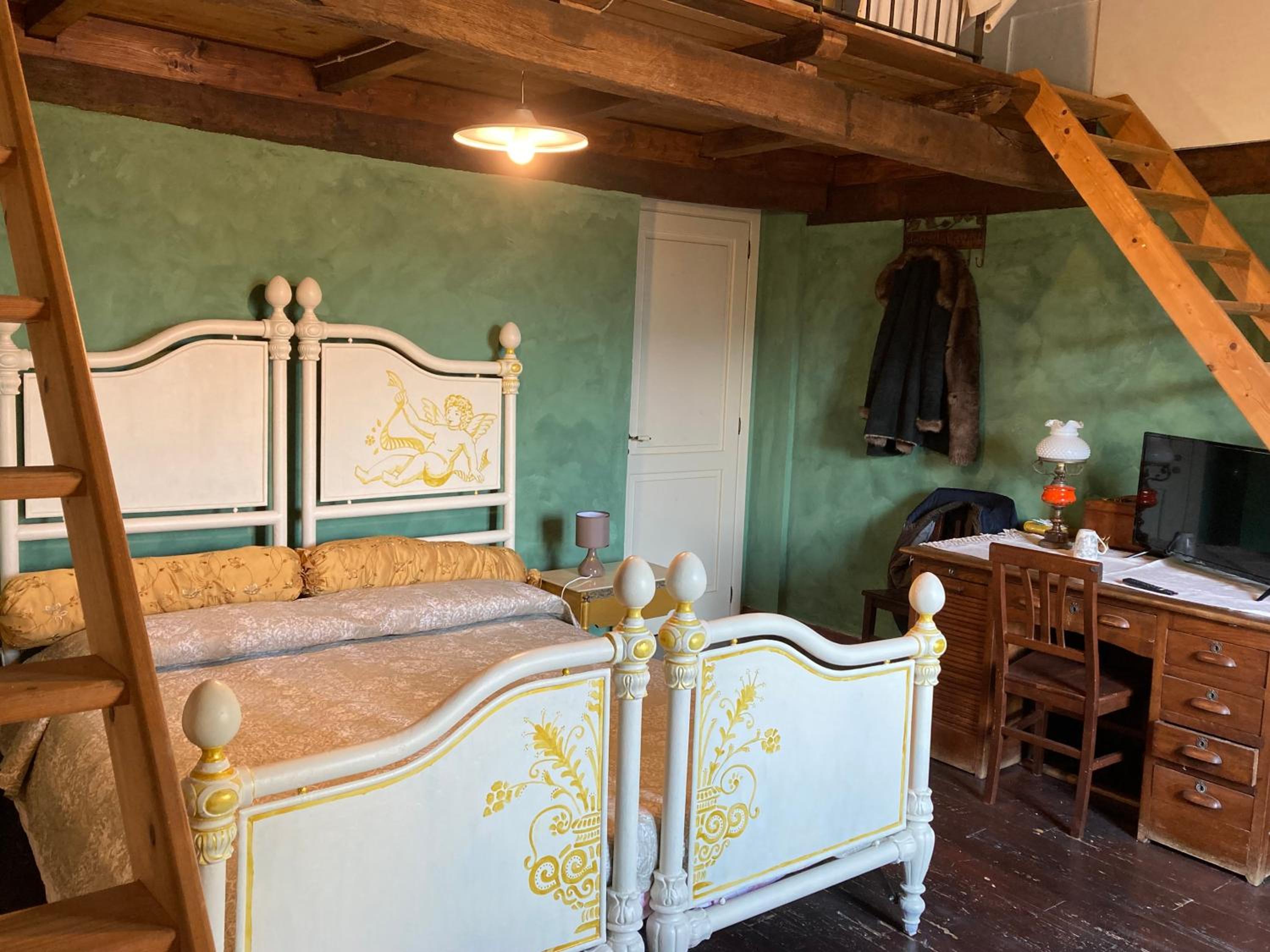 Suite - Photo 5