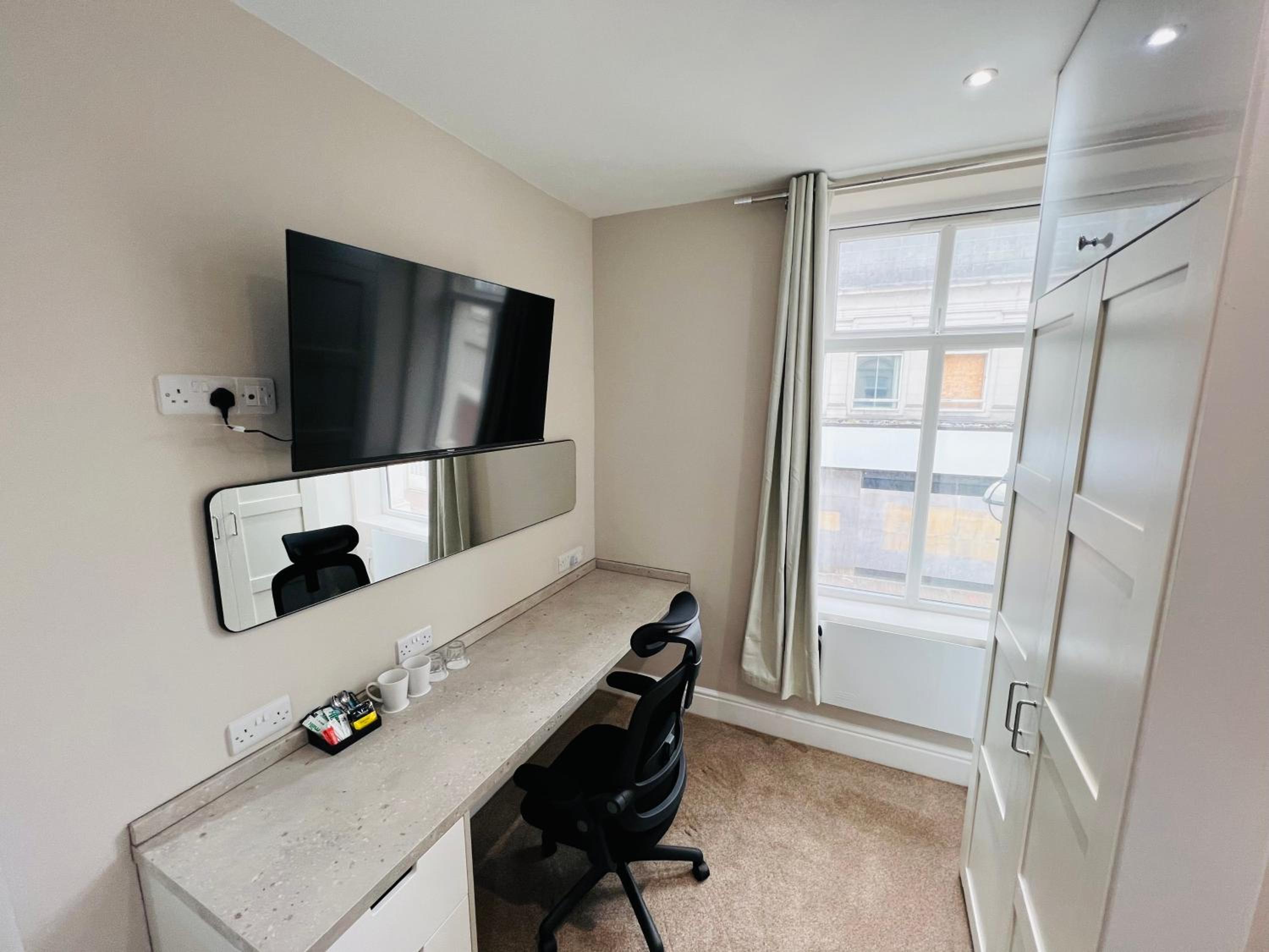 One-Bedroom Apartment photo 3