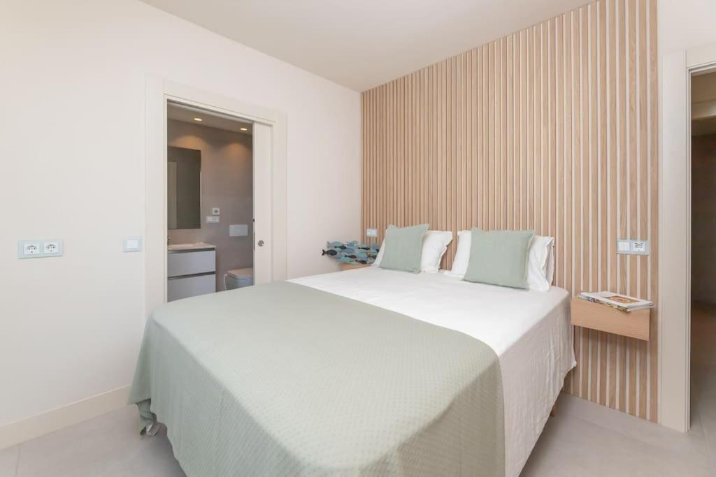 Apartamento de tres habitaciones con vista al mar