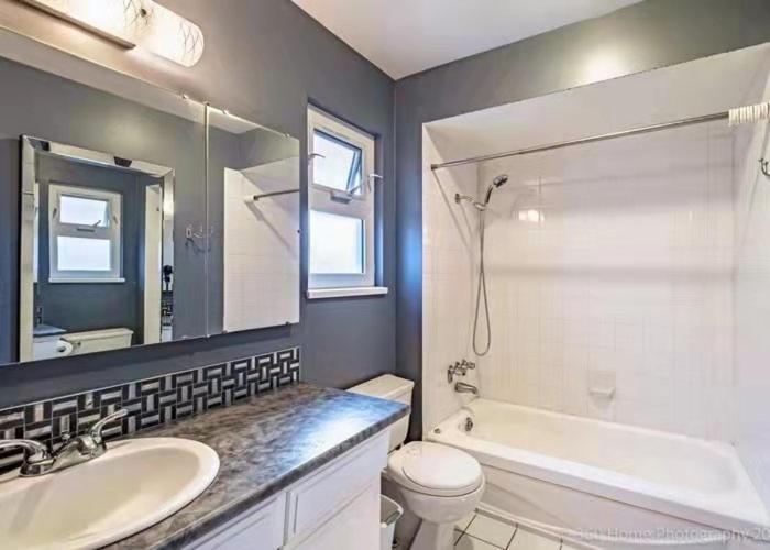 Double or Twin Room with Shared Bathroom photo 2