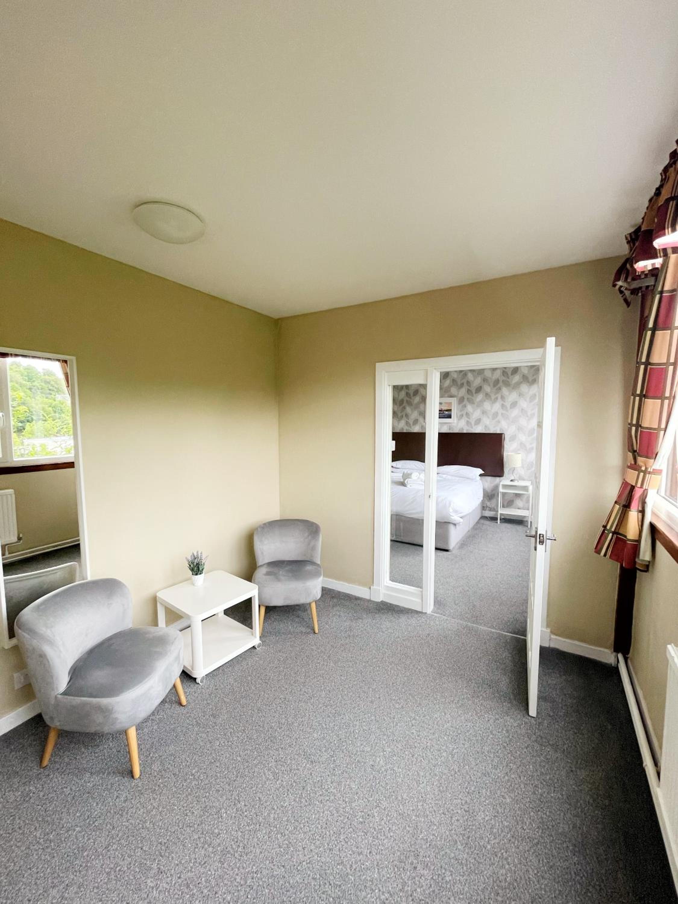 Suite - Photo 5