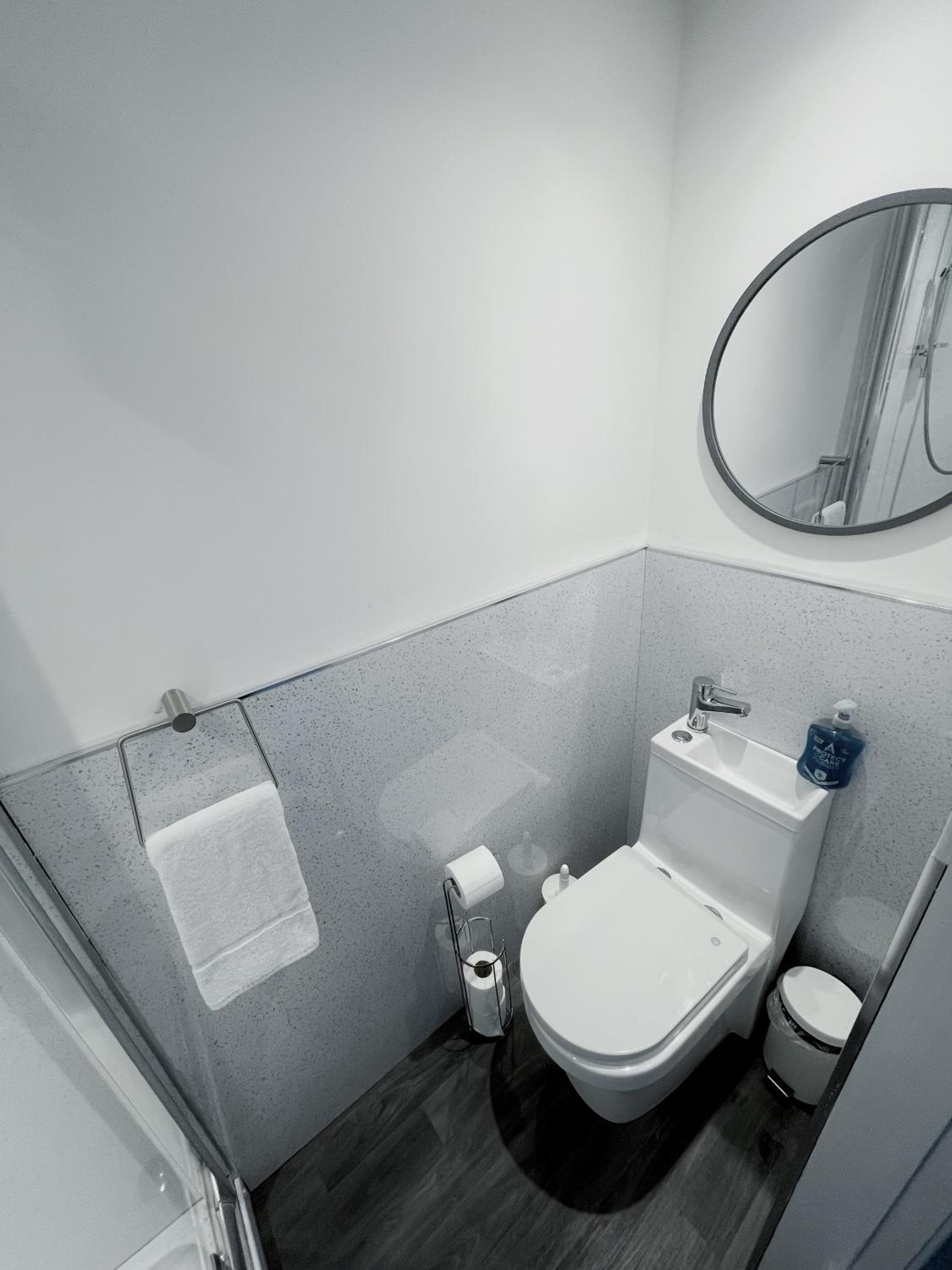 Double Room with Private Bathroom - Photo 3