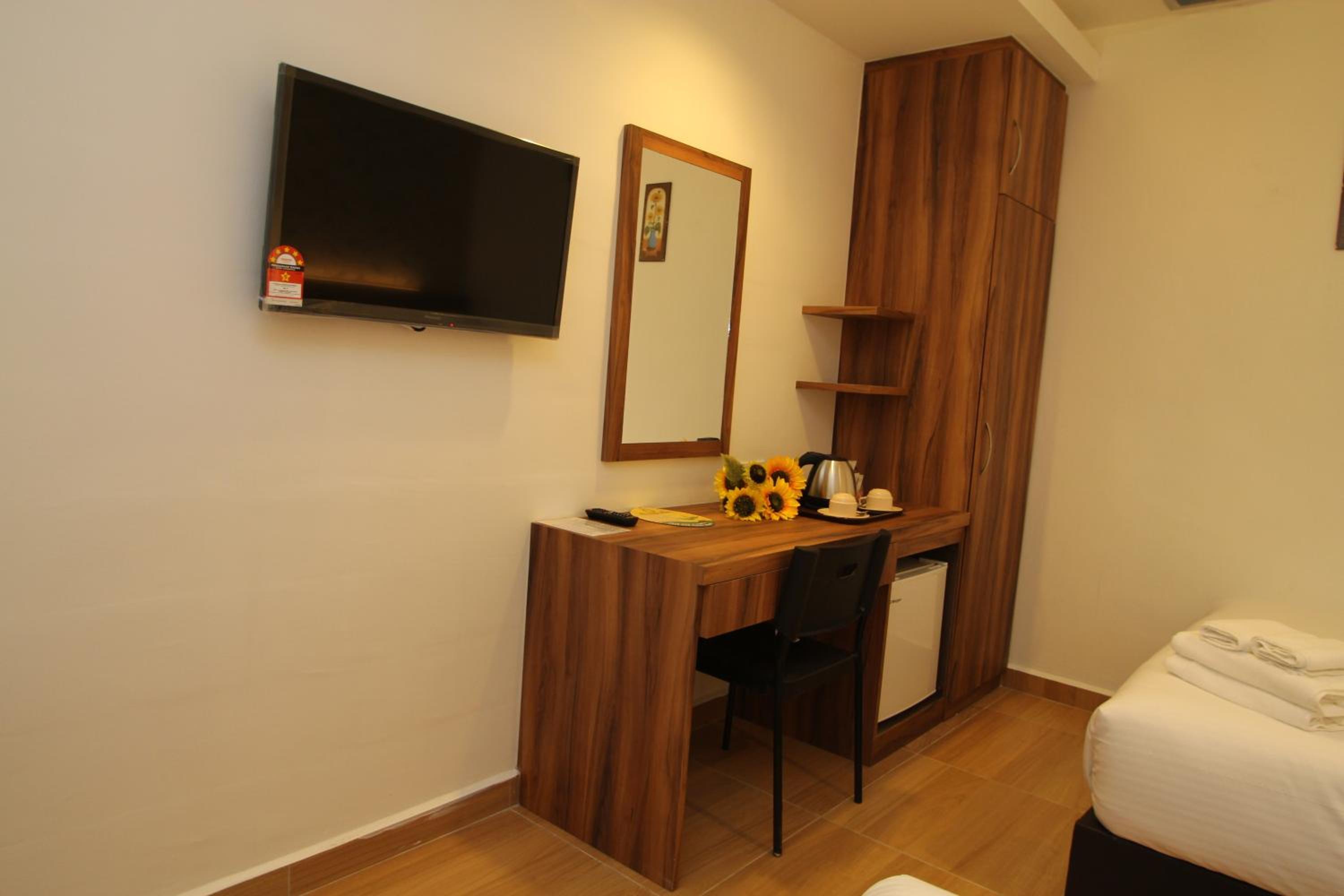 Standard Twin Room - Photo 3