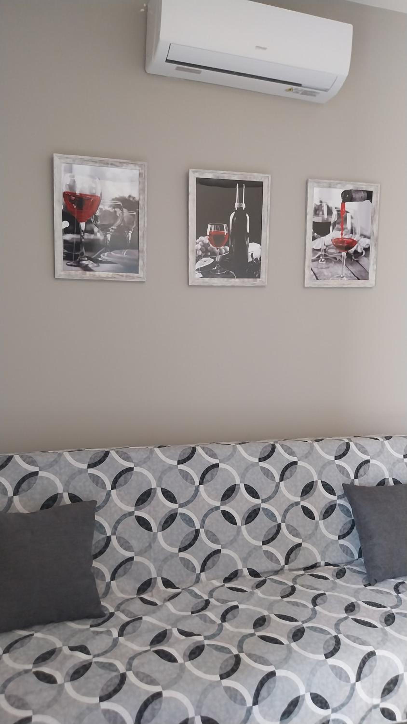 One-Bedroom House photo 3
