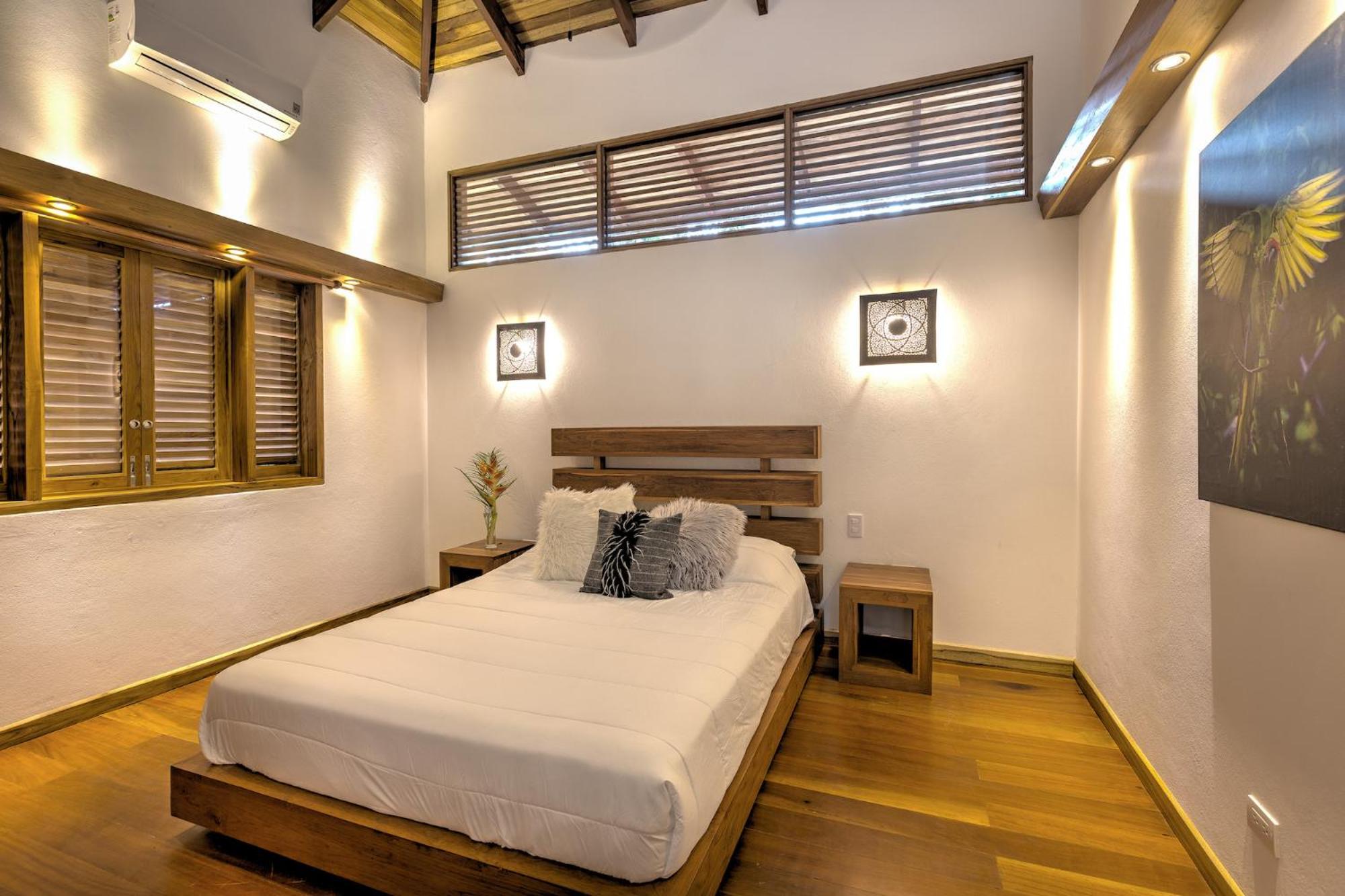 Four-Bedroom House photo 1