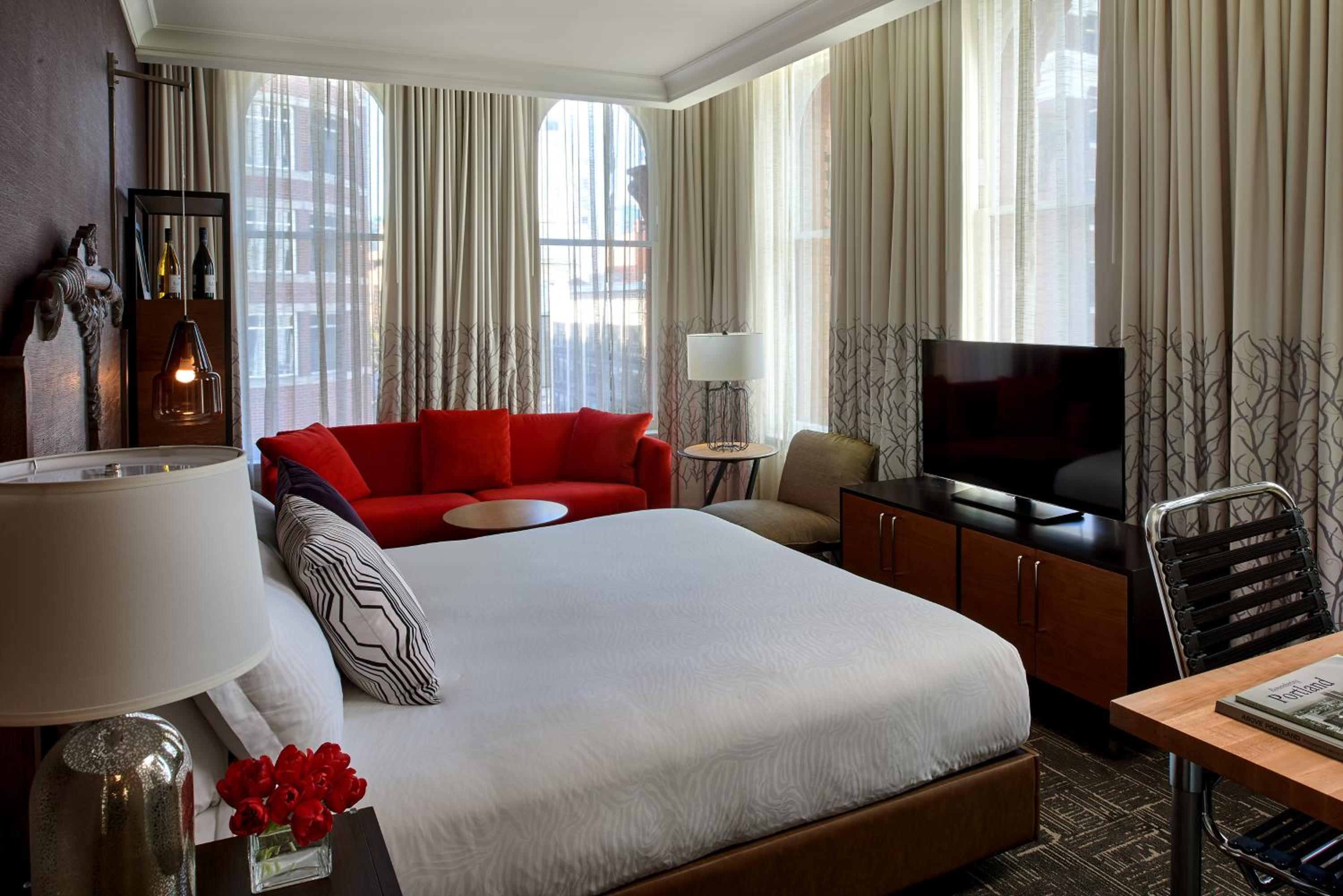 Essential King Room with City View - Photo 1