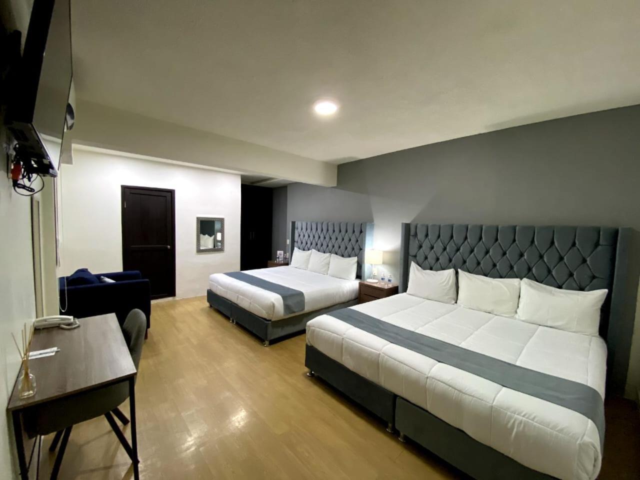 Deluxe Double or Twin Room photo 3