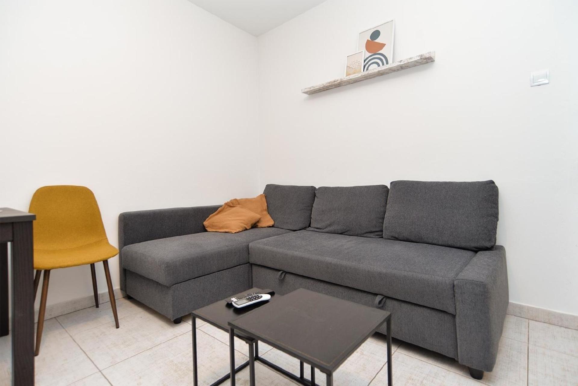 Apartment photo 2