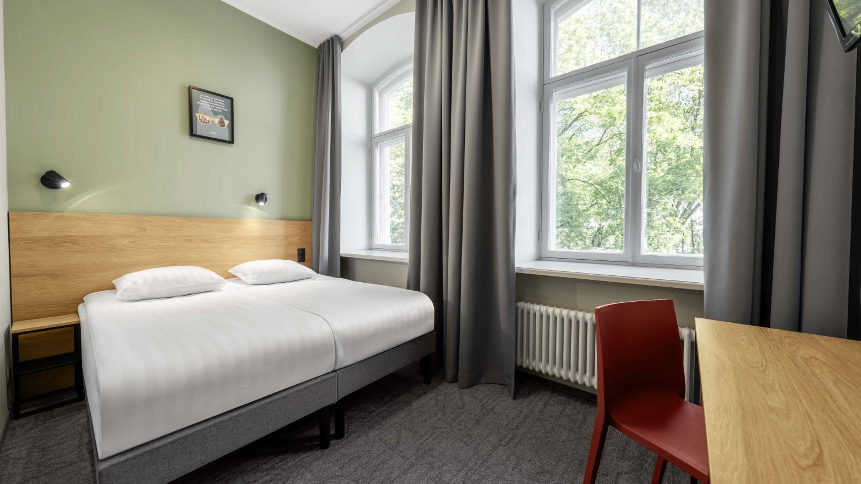 Double or Twin Room - Photo 12