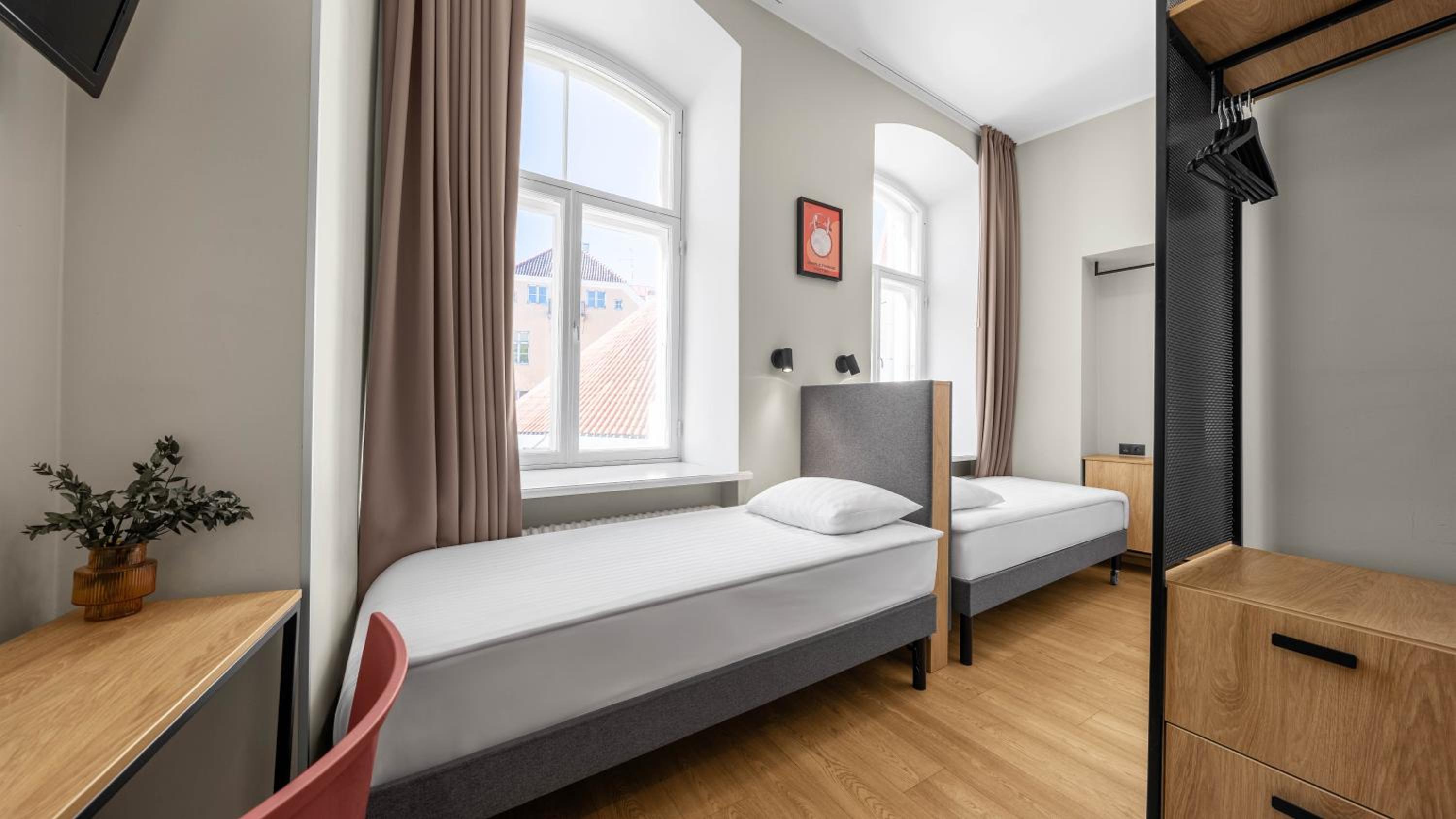 Double or Twin Room - Photo 5