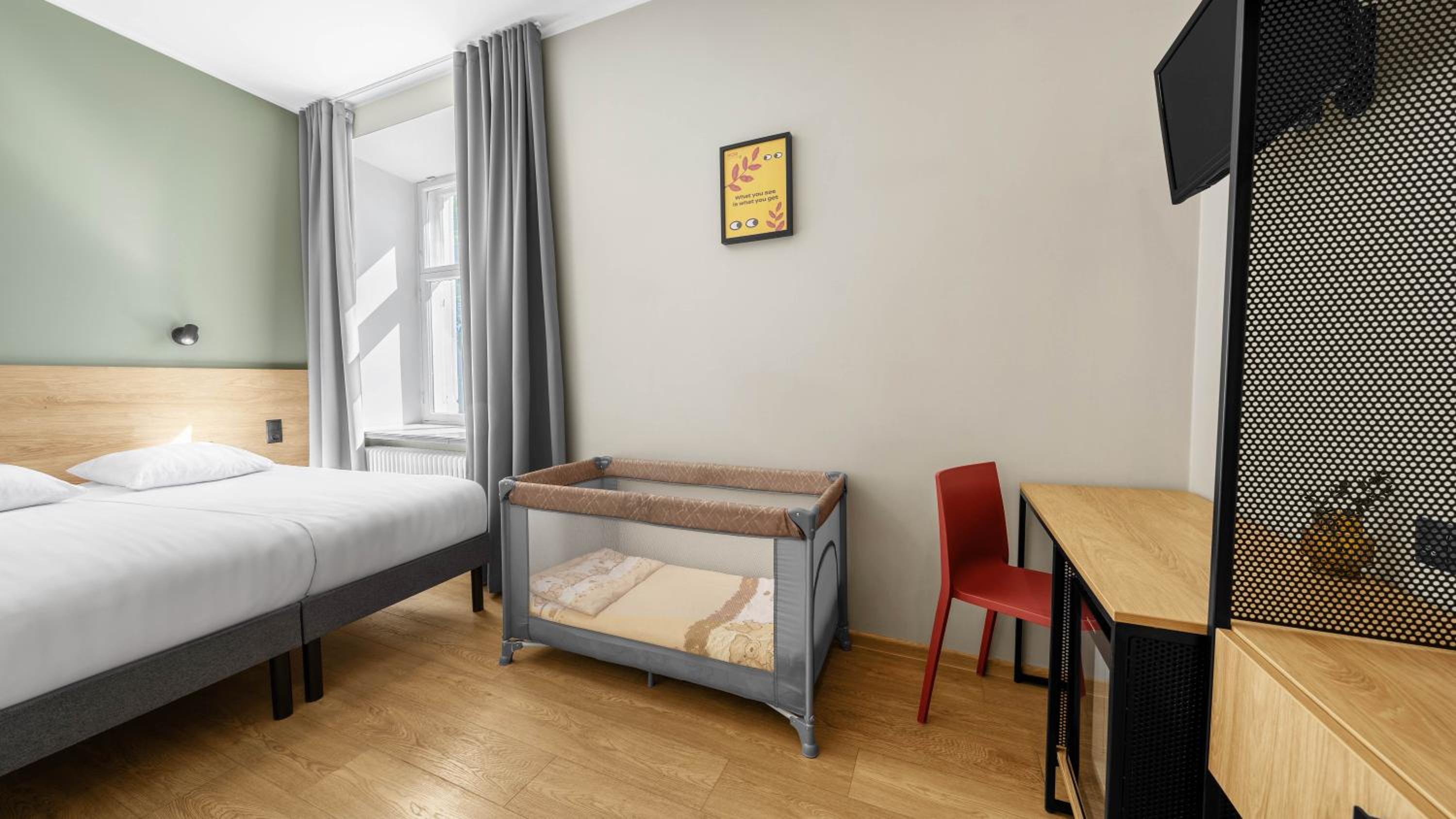 Double or Twin Room - Photo 11