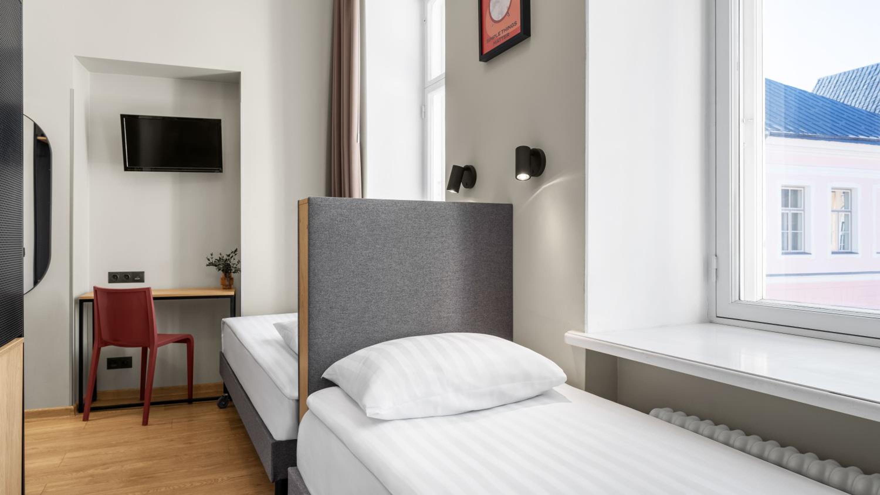 Double or Twin Room - Photo 10